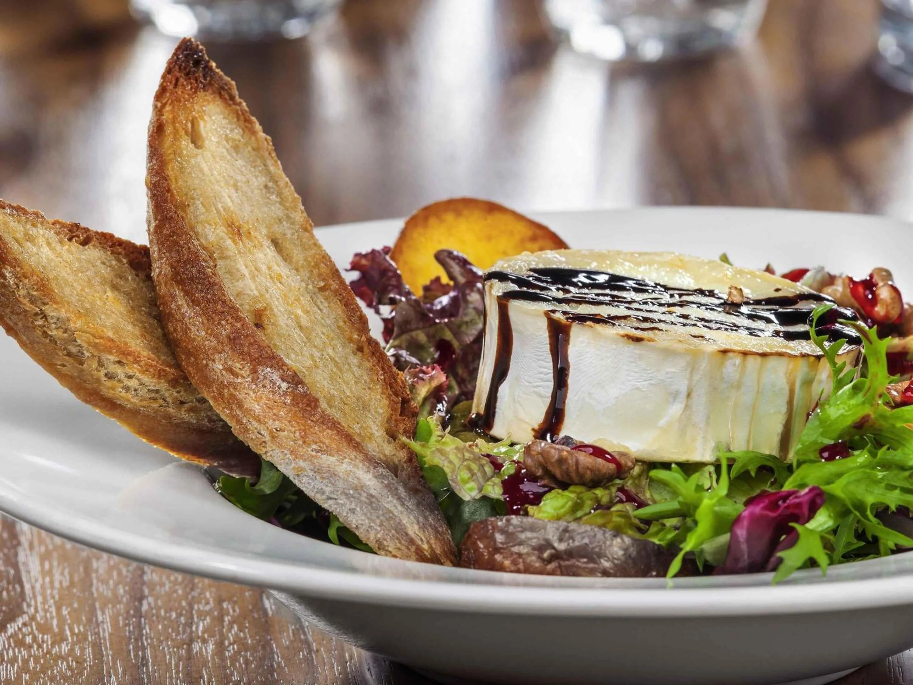 Restaurant/places to eat in Hotel Mercure Toruń Centrum