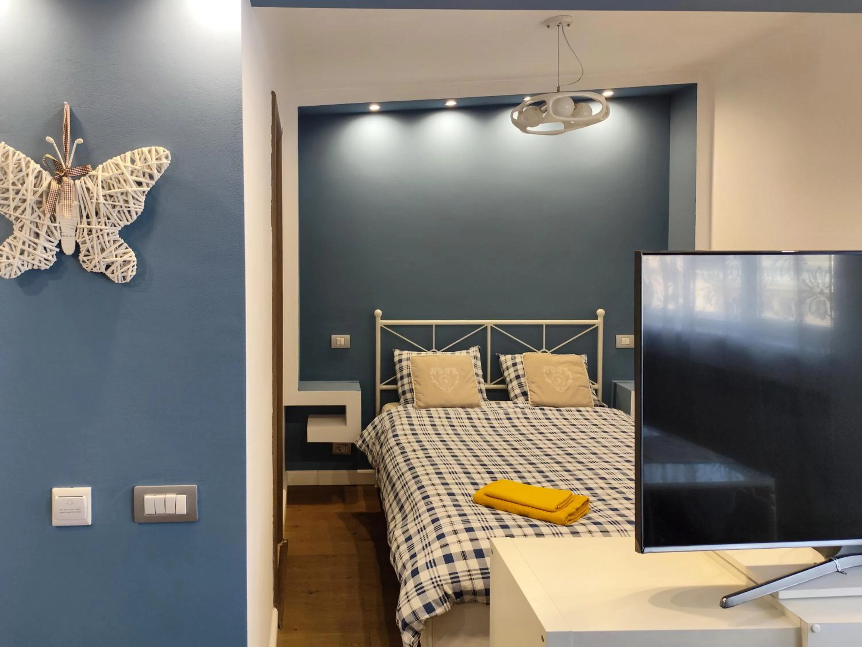 Bed in Amo Bucharest