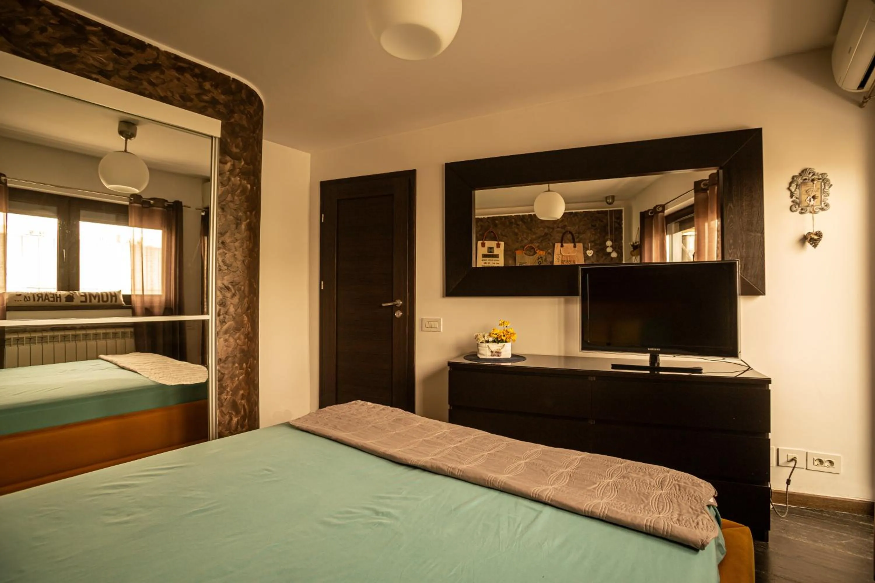 Bedroom, Bed in Amo Bucharest