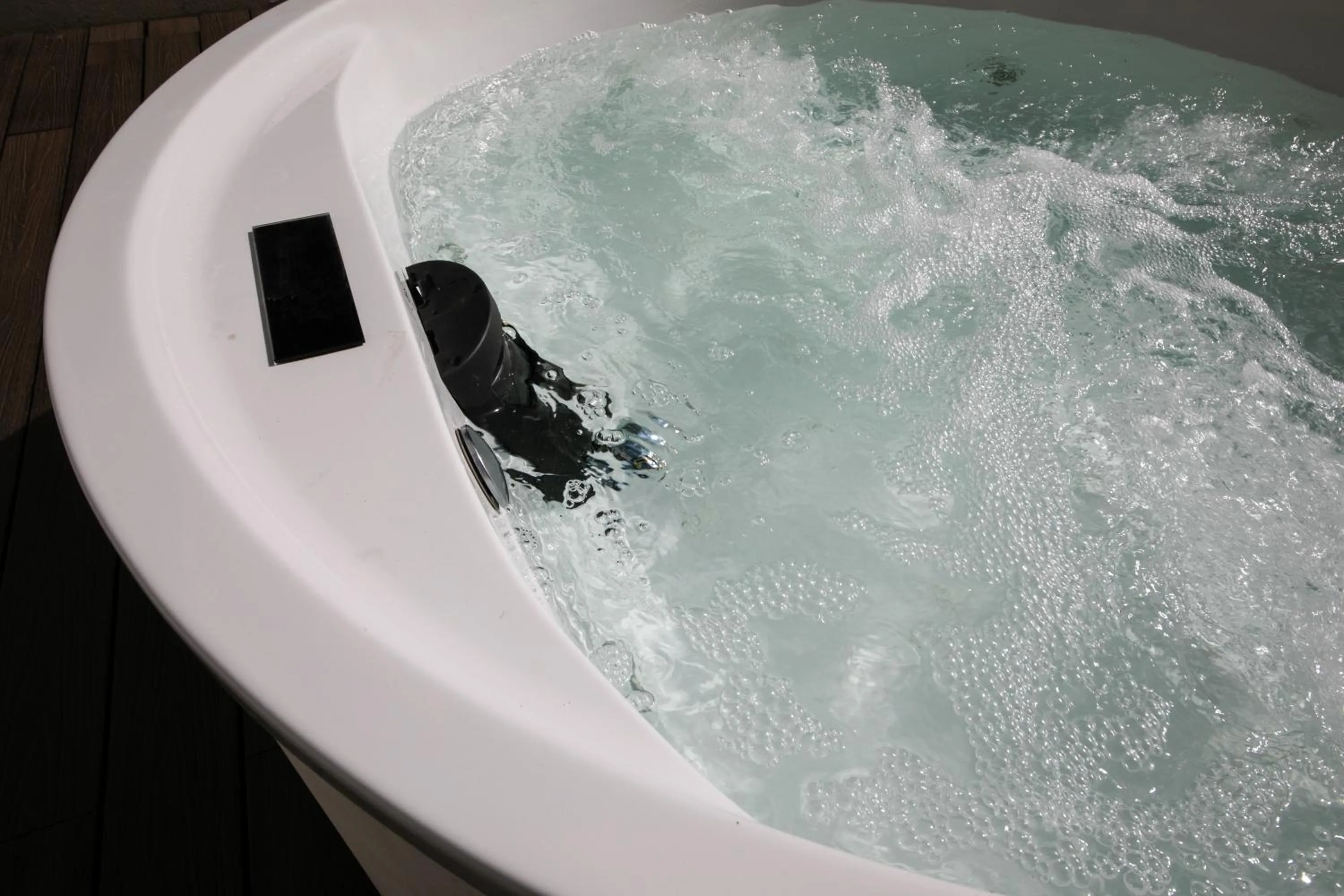 Hot Tub in Mima Aparthotel Boutique & Spa