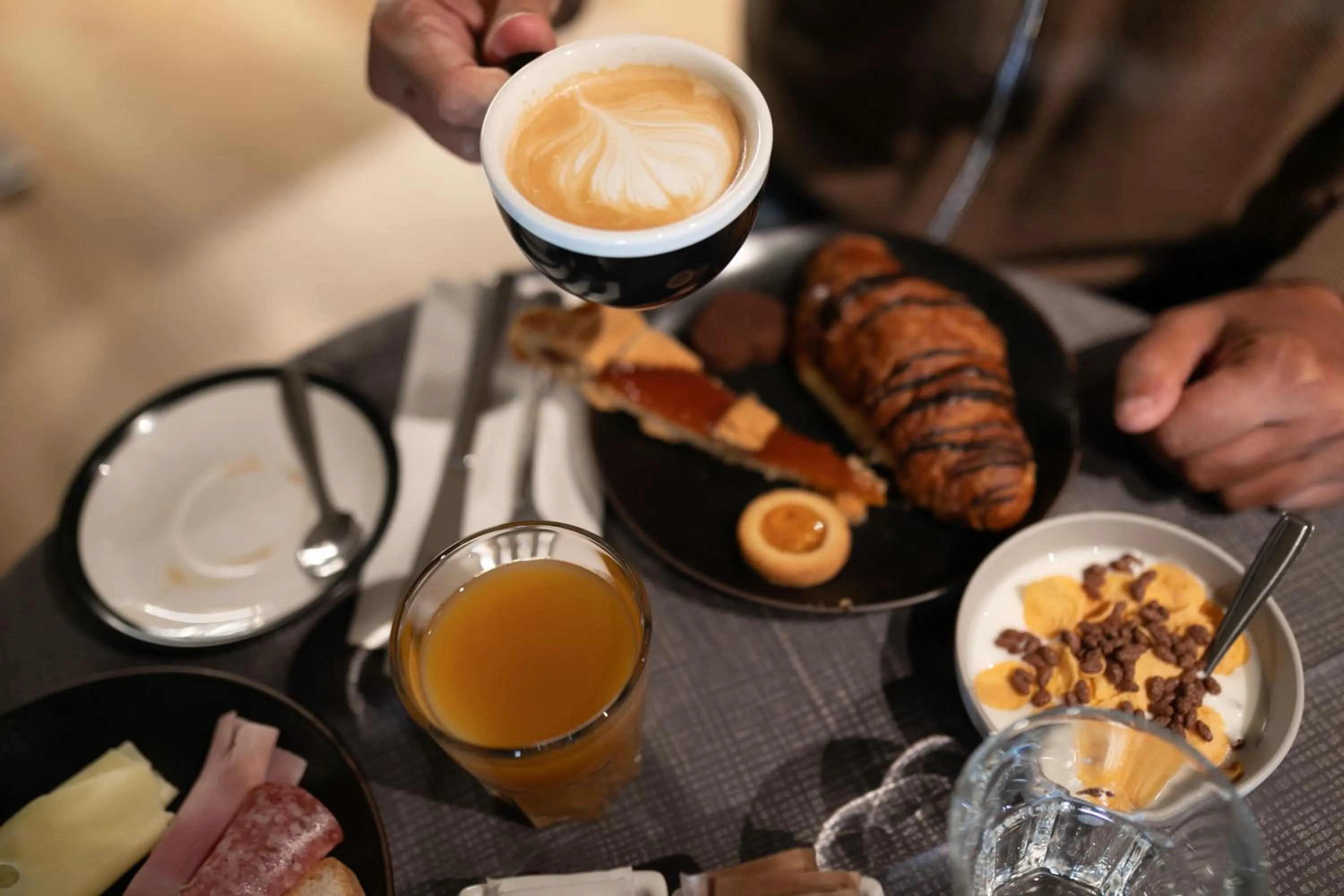 Breakfast in Mima Aparthotel Boutique & Spa