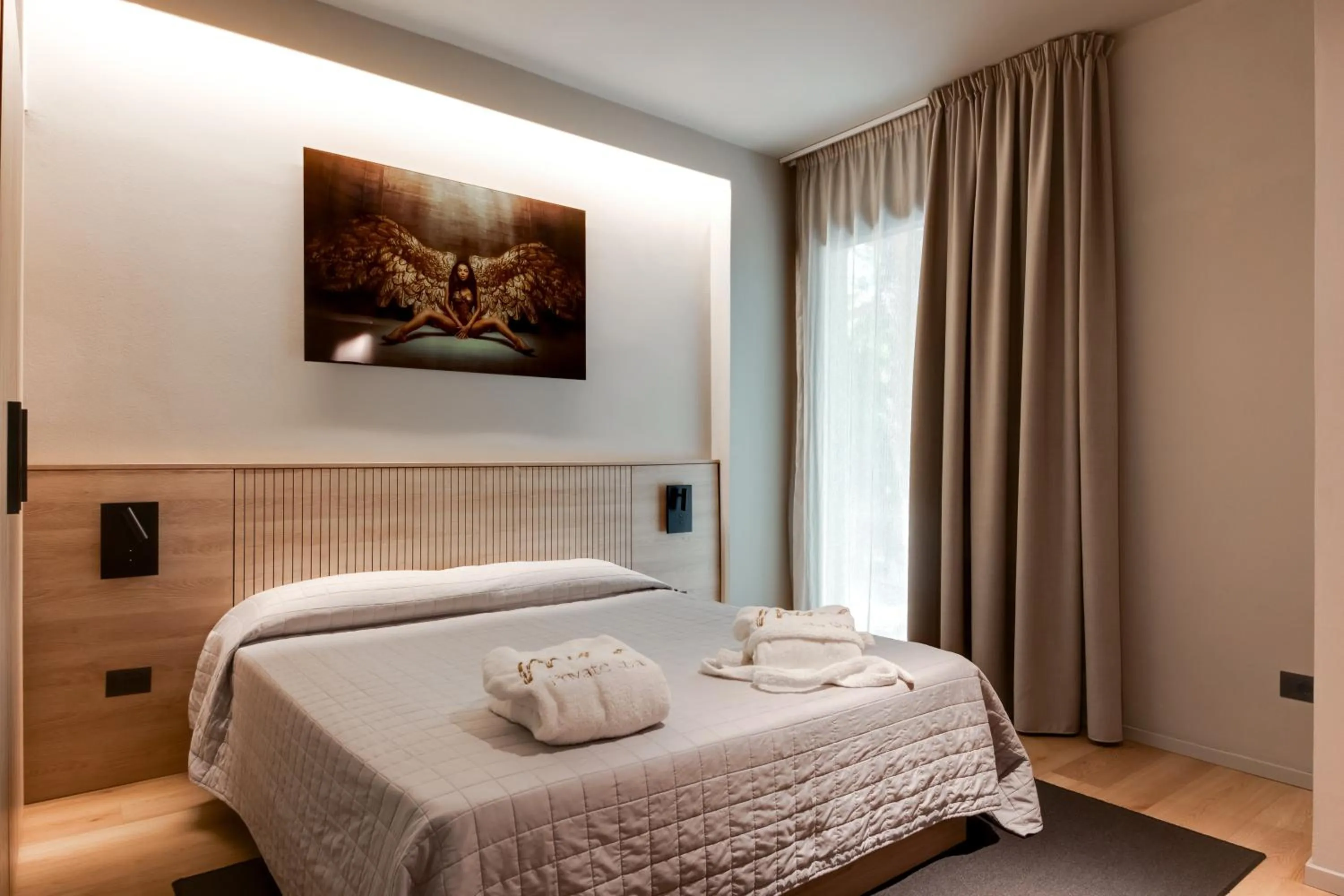 Photo of the whole room, Bed in Mima Aparthotel Boutique & Spa