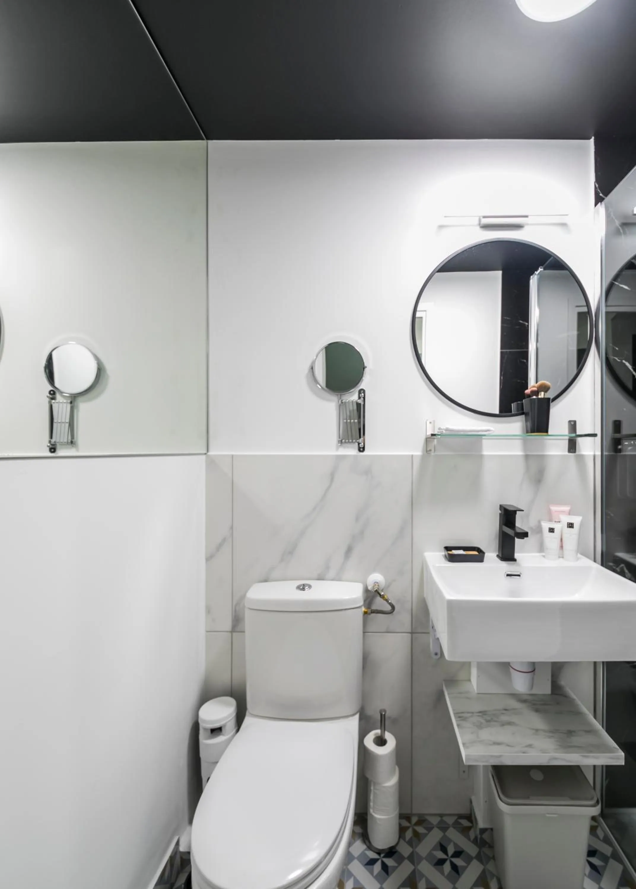 Toilet in WS Opéra - Laffitte