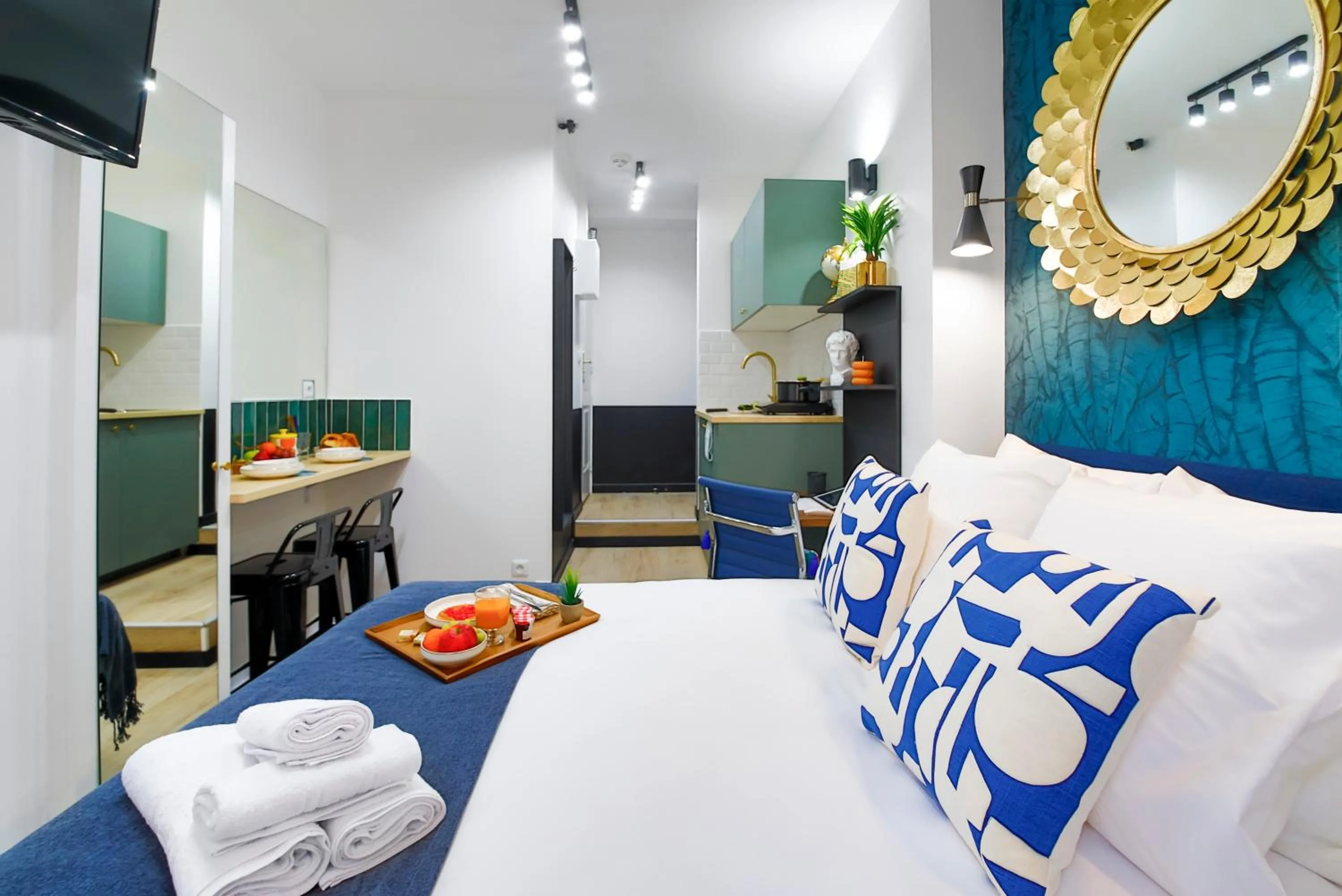 Photo of the whole room, Bed in WS Opéra - Laffitte