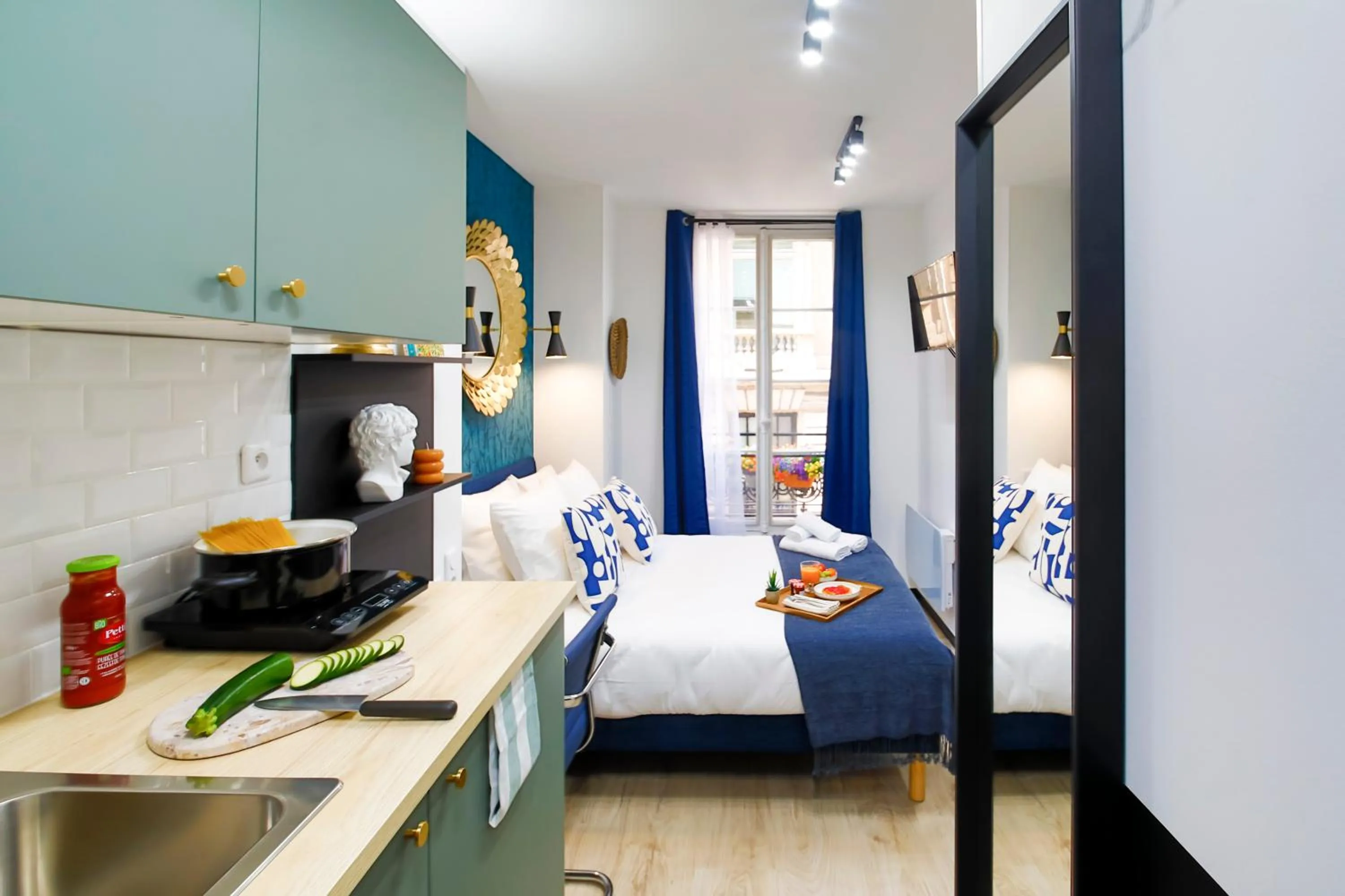 Photo of the whole room, Bed in WS Opéra - Laffitte