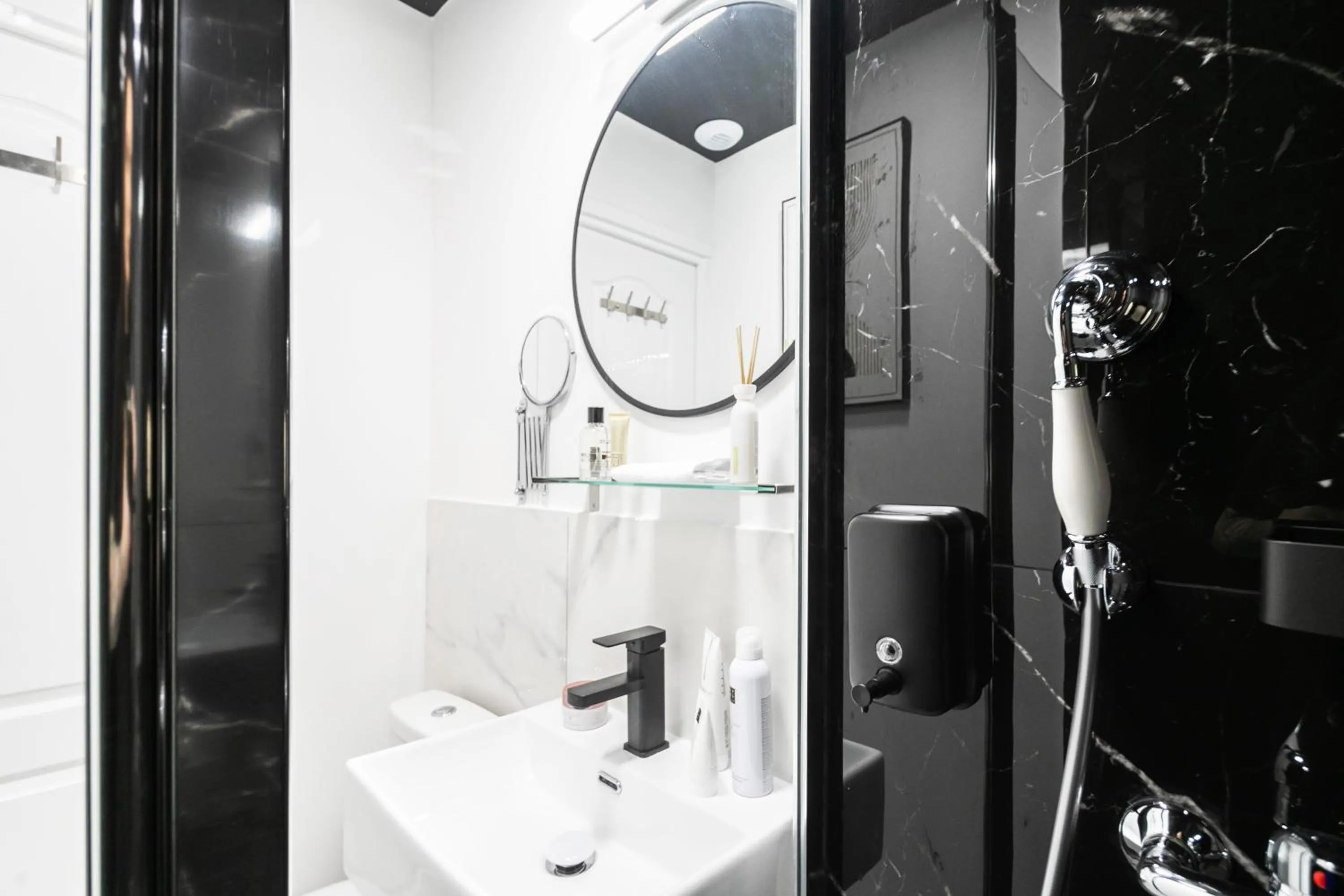 Shower in WS Opéra - Laffitte