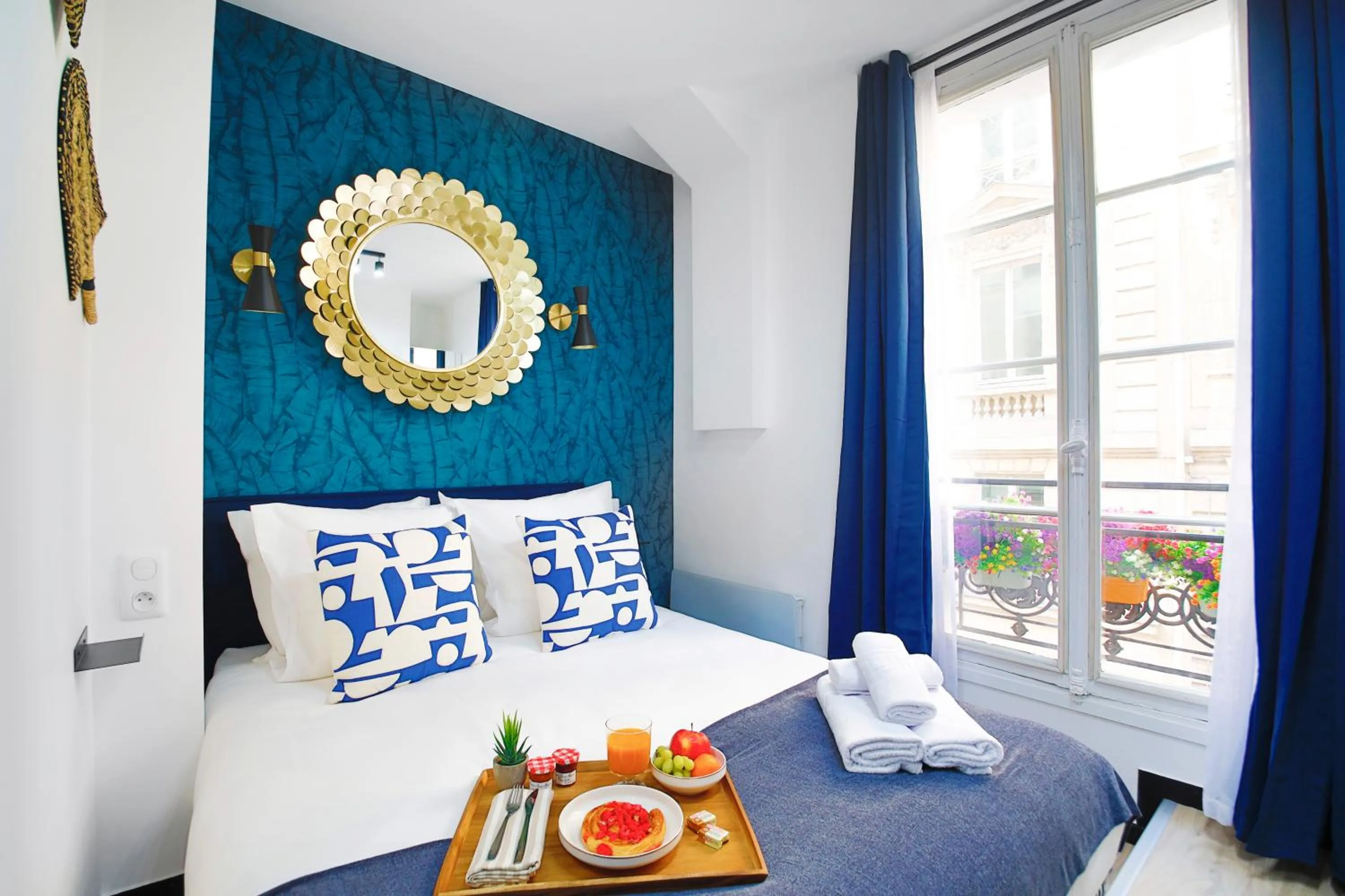 Photo of the whole room, Bed in WS Opéra - Laffitte