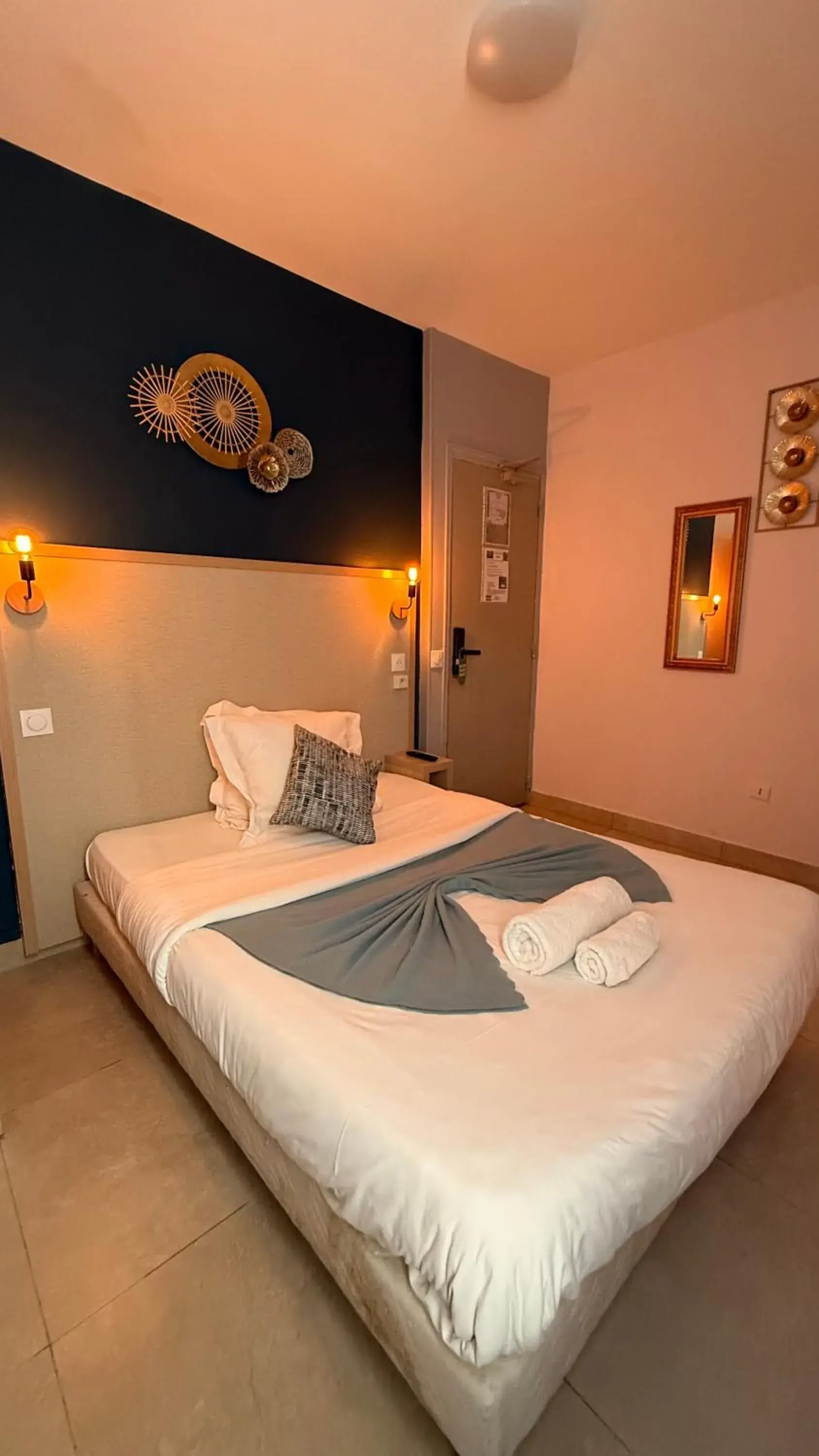 Bed in Hôtel de Choisy Bed in Hôtel de Choisy