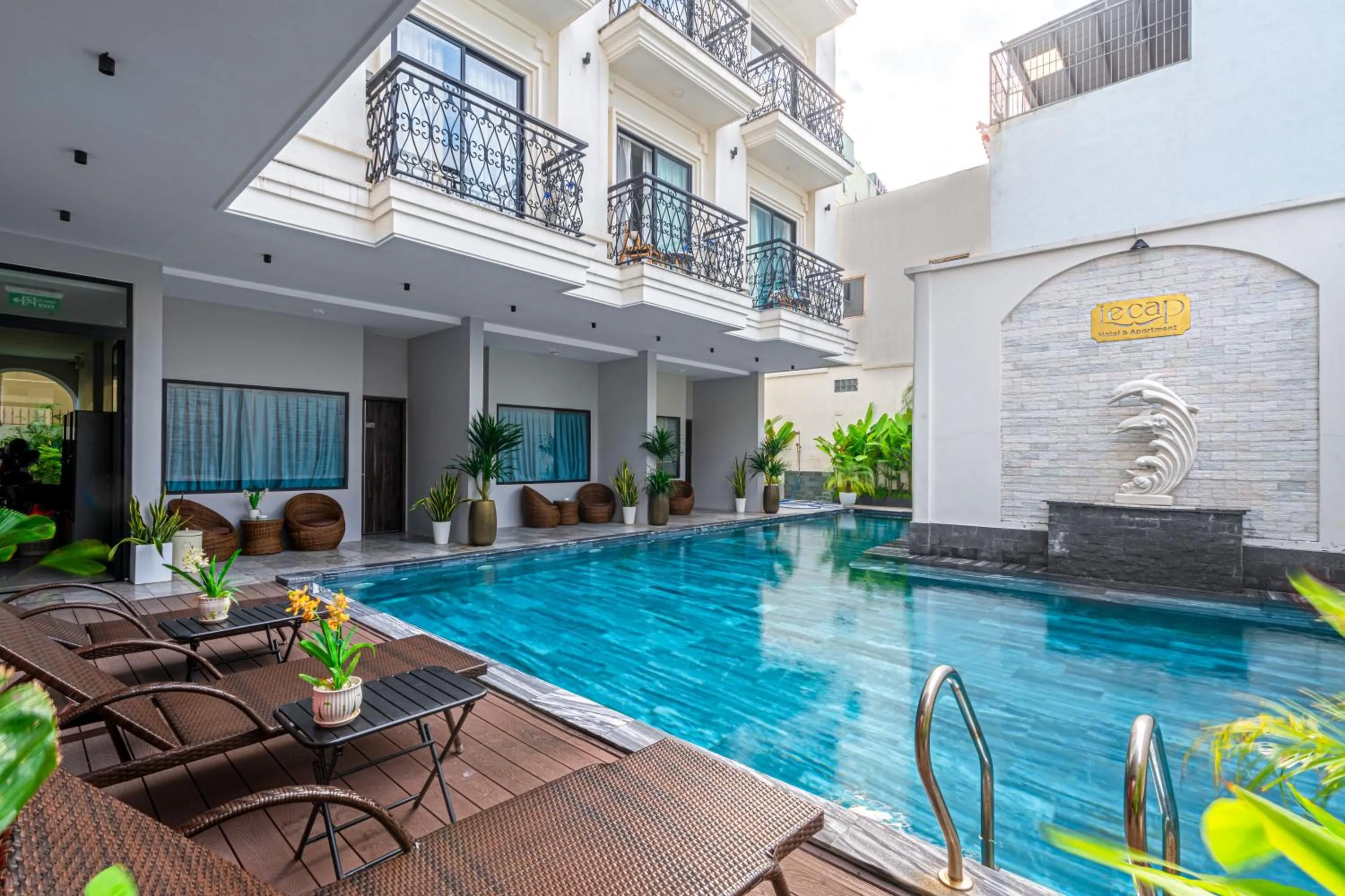 Property building in Le Cap Gym Hotel & Apartments