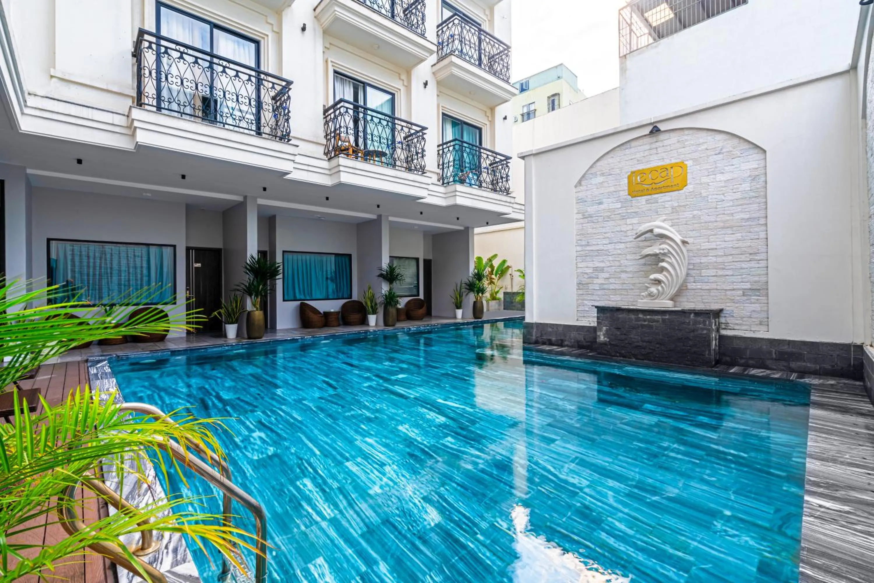 Property building in Le Cap Gym Hotel & Apartments