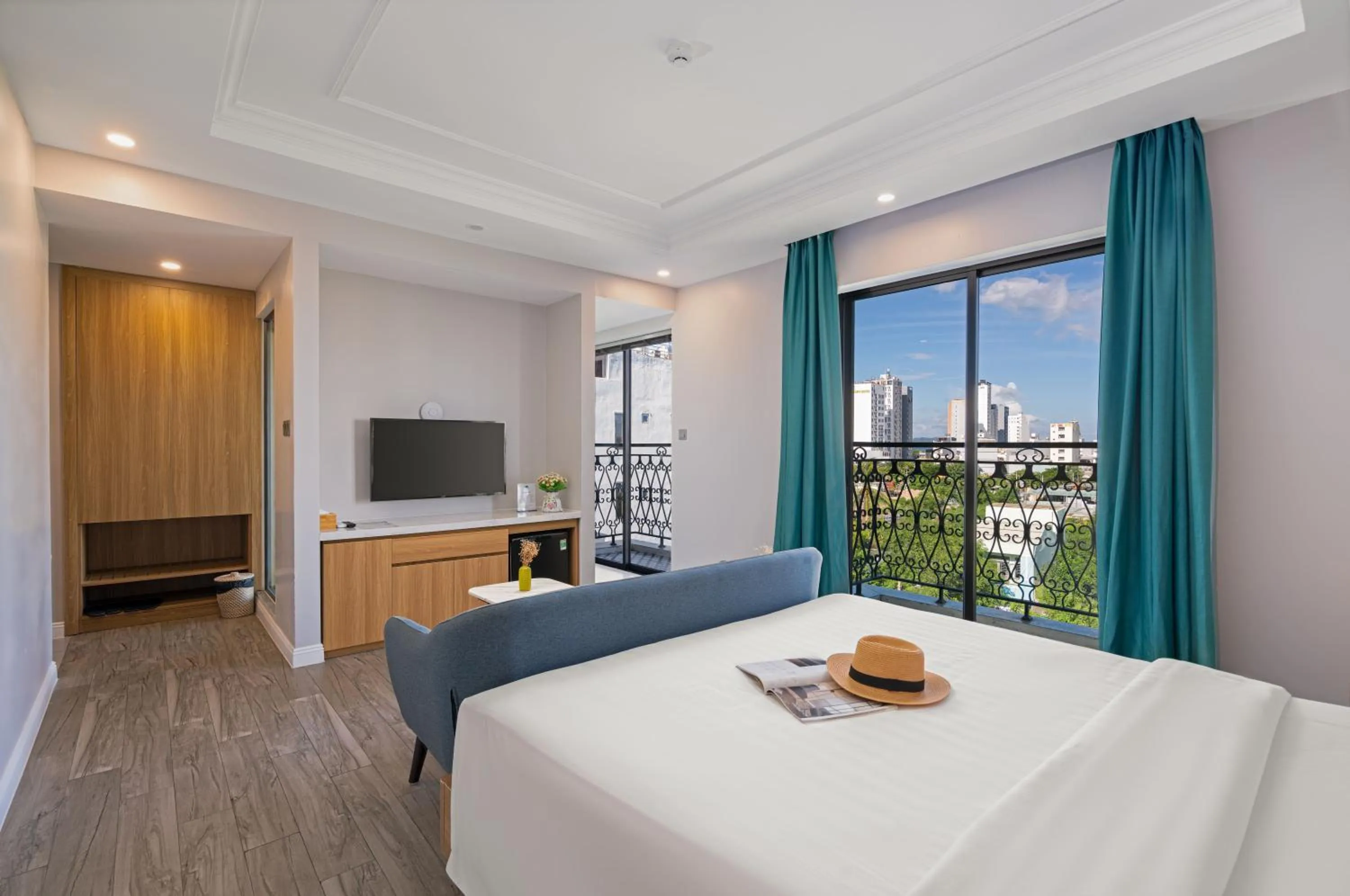 Bed in Le Cap Gym Hotel & Apartments