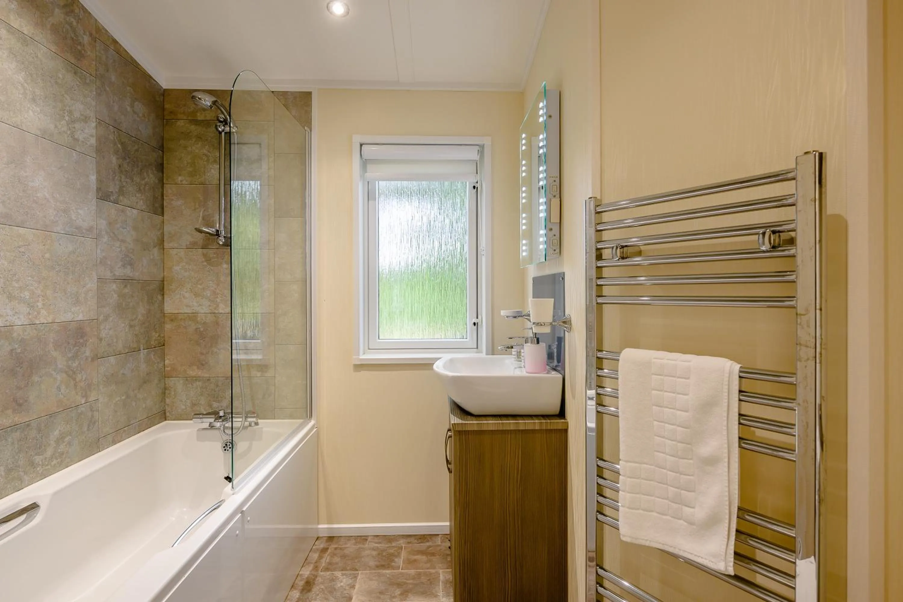 Bathroom in Woolverstone Marina and Lodge Park