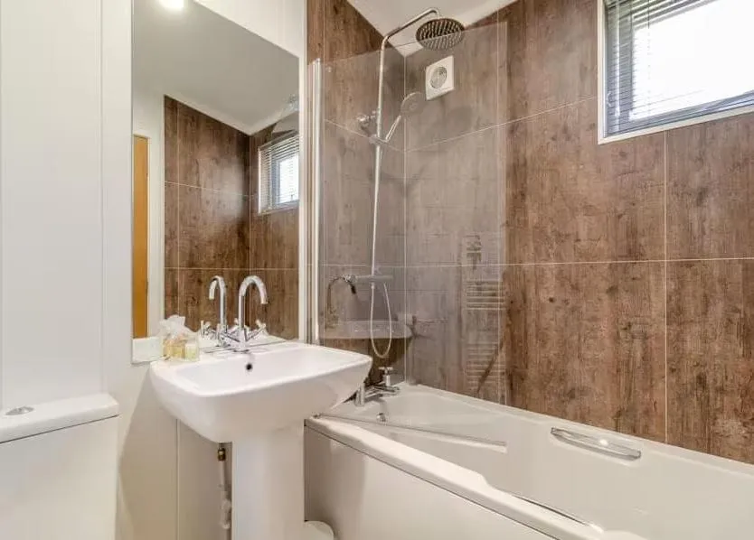 Shower in Woolverstone Marina and Lodge Park