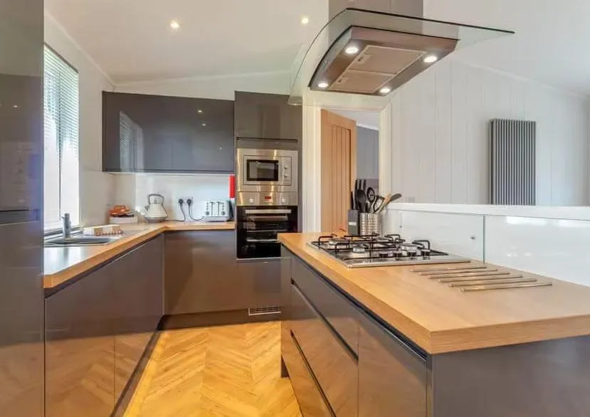 Kitchen or kitchenette in Woolverstone Marina and Lodge Park