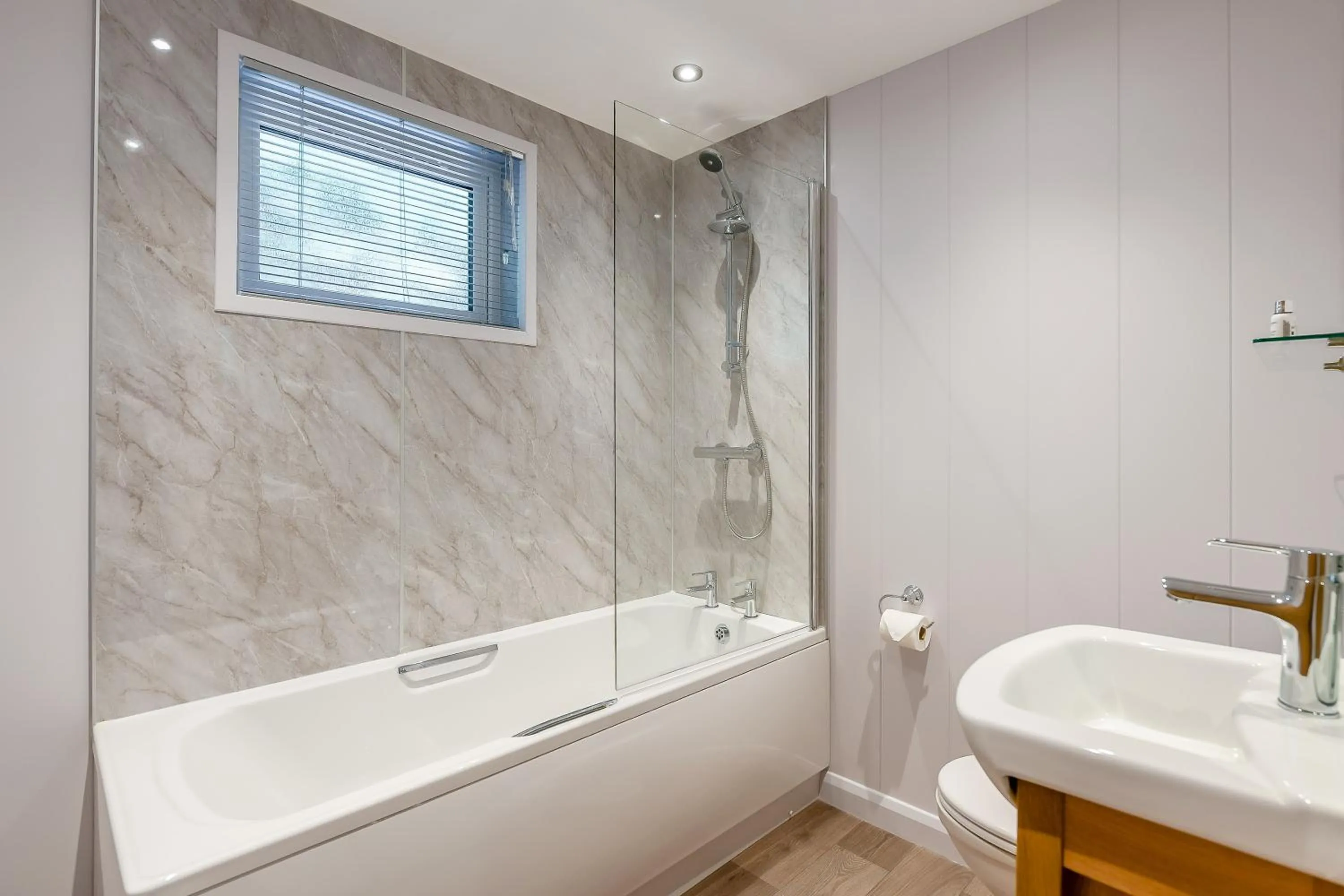 Shower in Woolverstone Marina and Lodge Park