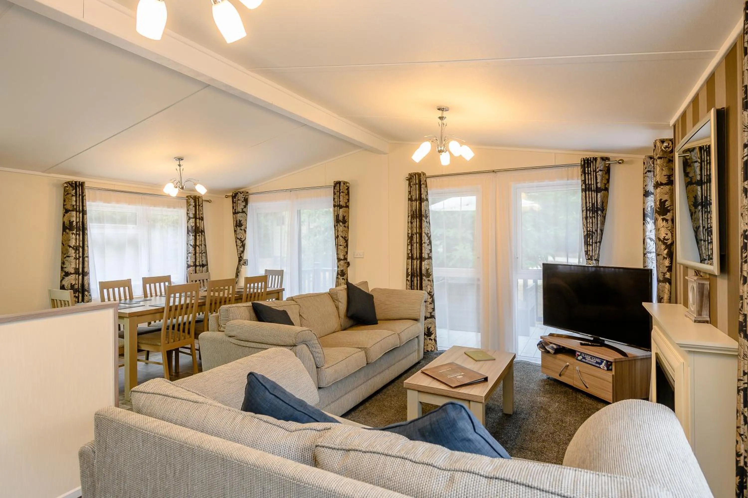 TV and multimedia in Woolverstone Marina and Lodge Park