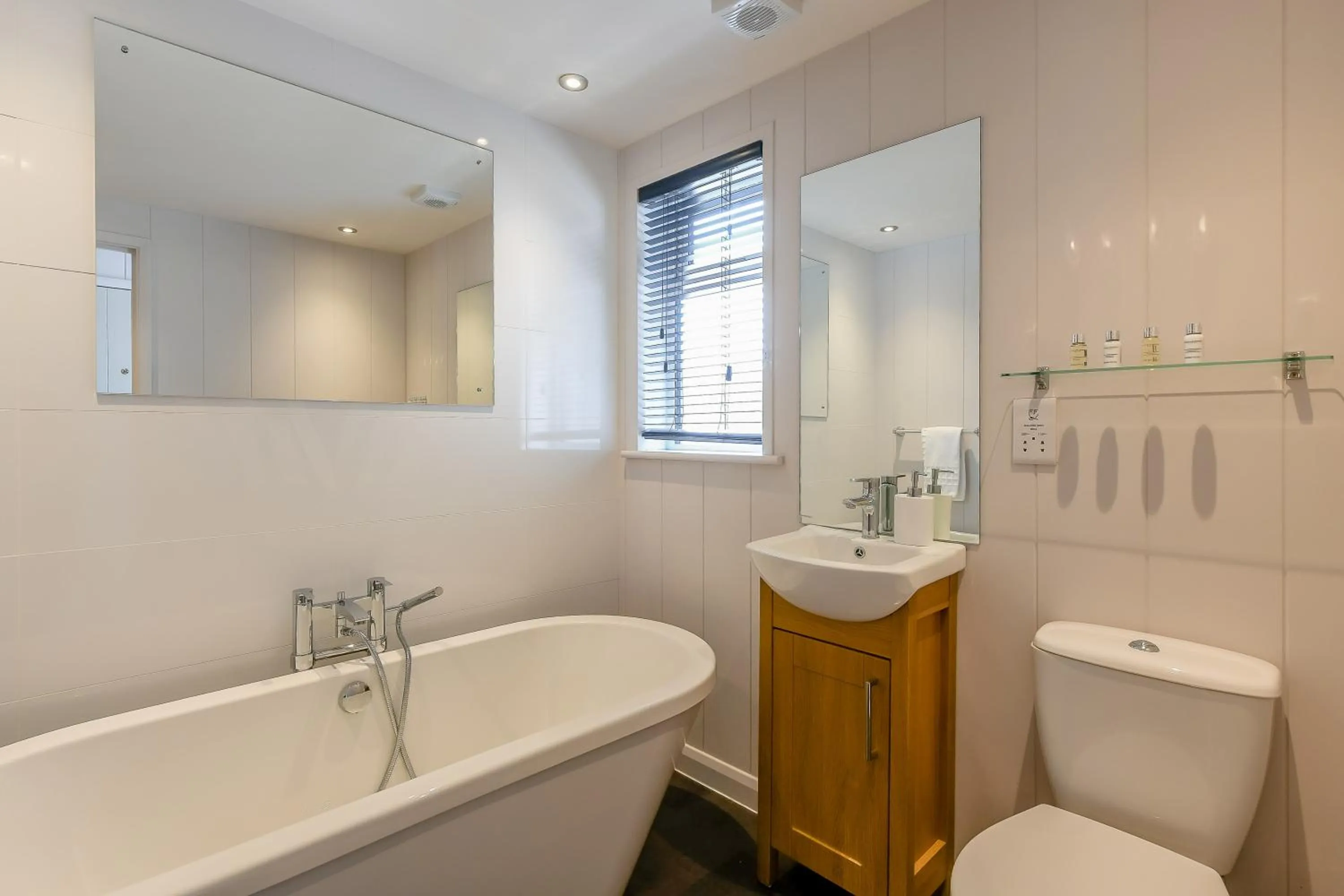 Toilet in Woolverstone Marina and Lodge Park