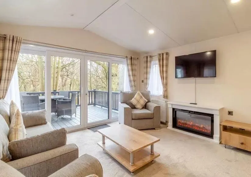 TV and multimedia in Woolverstone Marina and Lodge Park