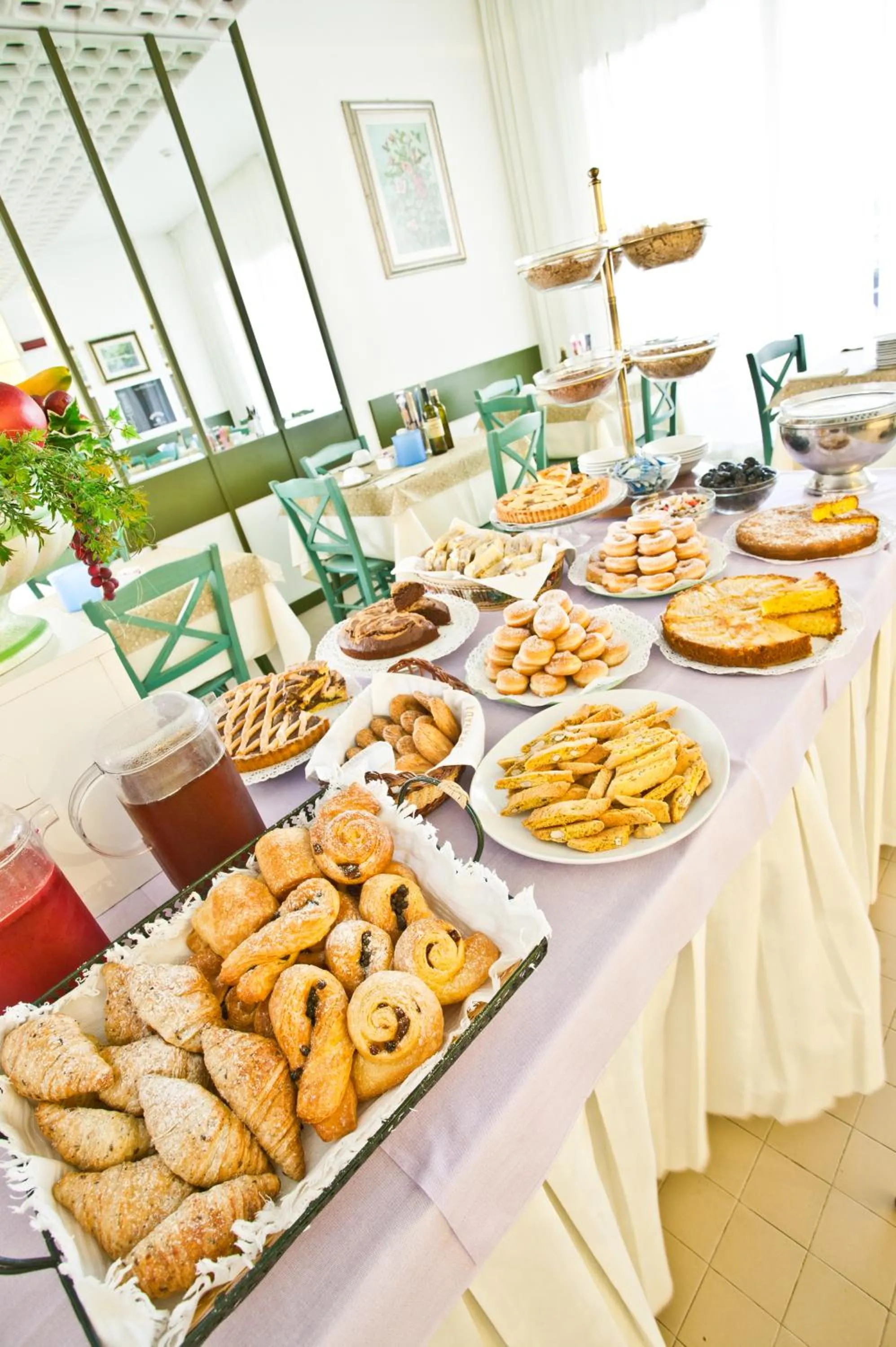 Buffet breakfast in Hotel Granada