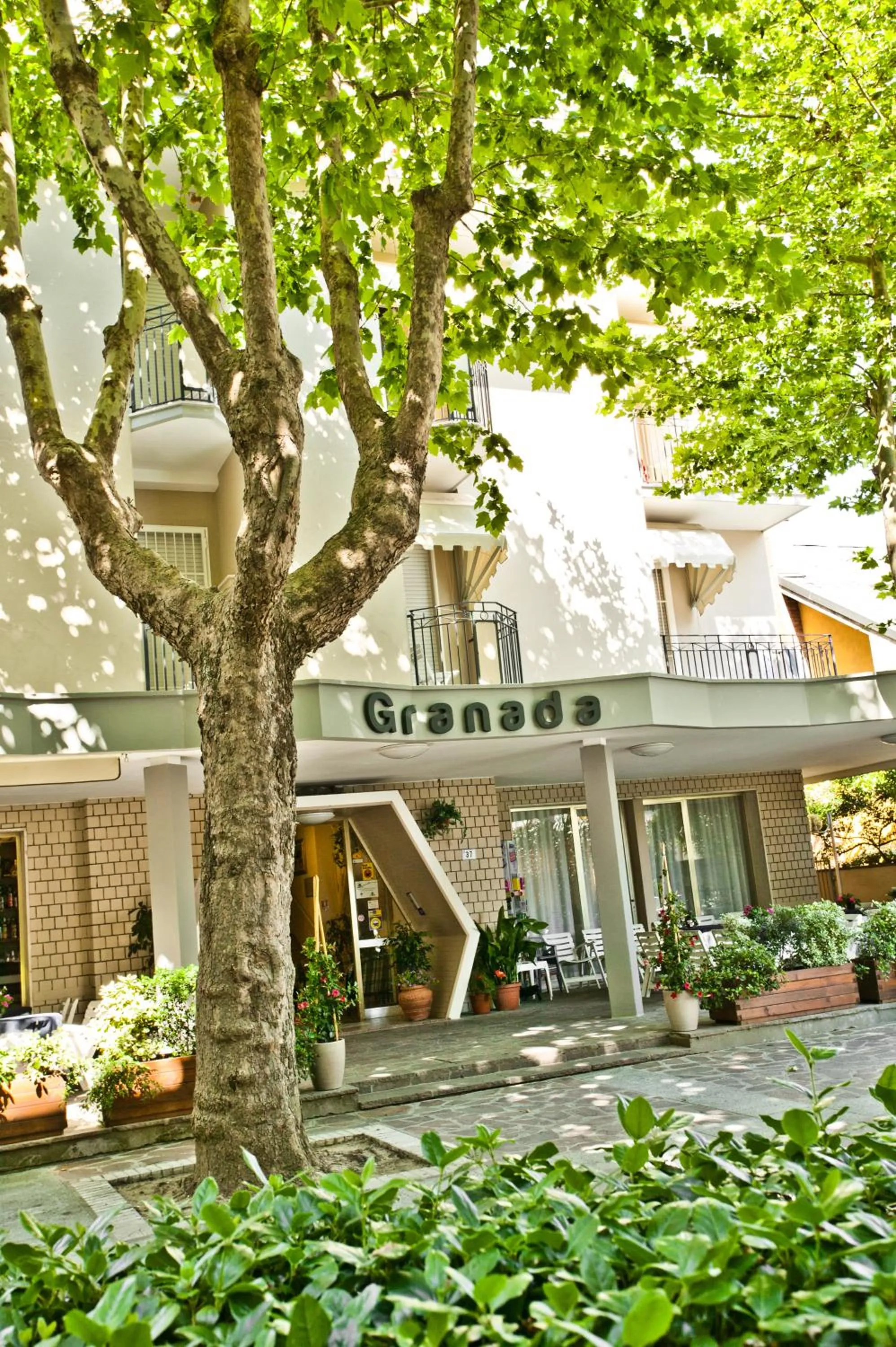Facade/entrance in Hotel Granada