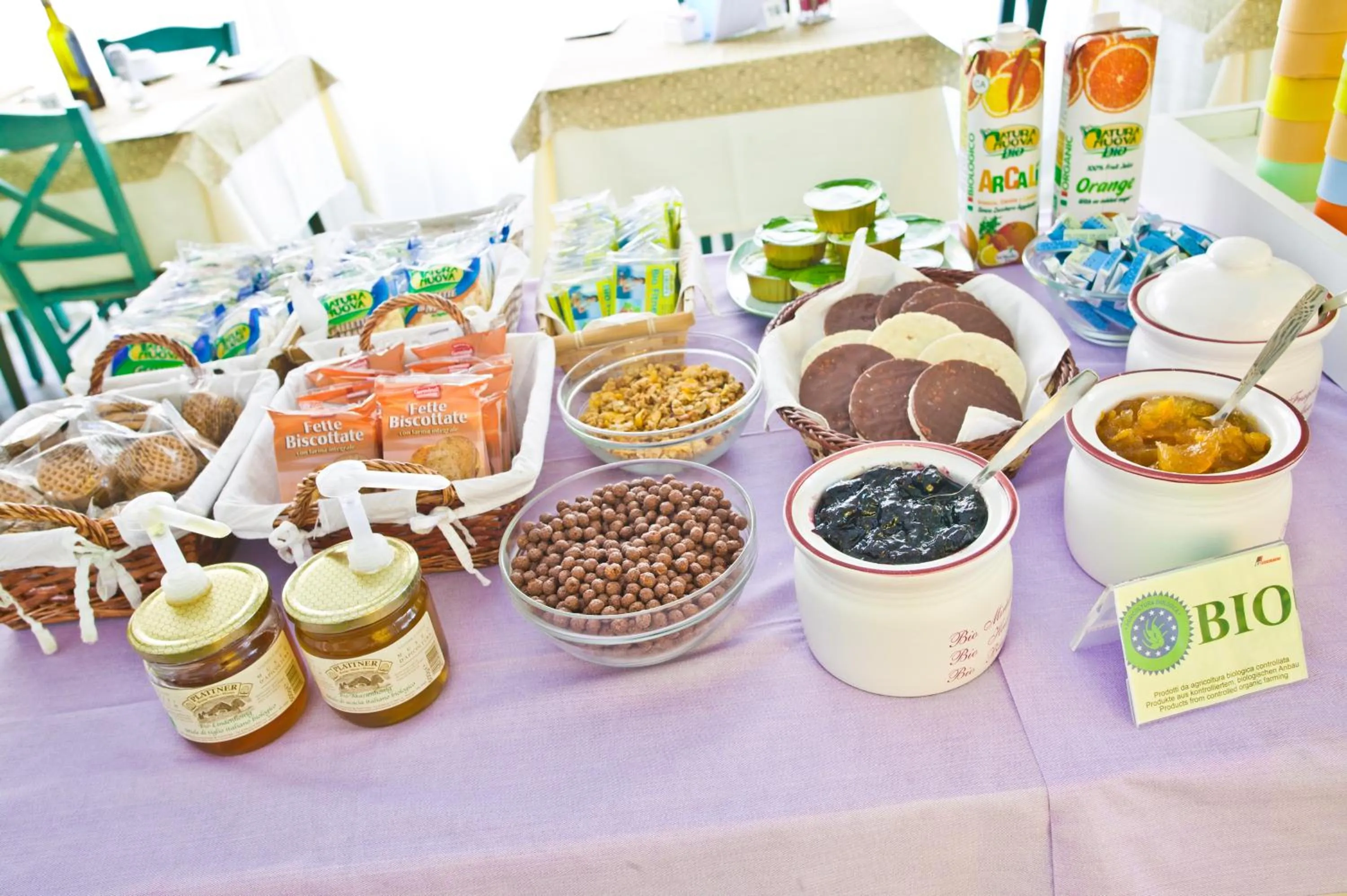 Buffet breakfast in Hotel Granada