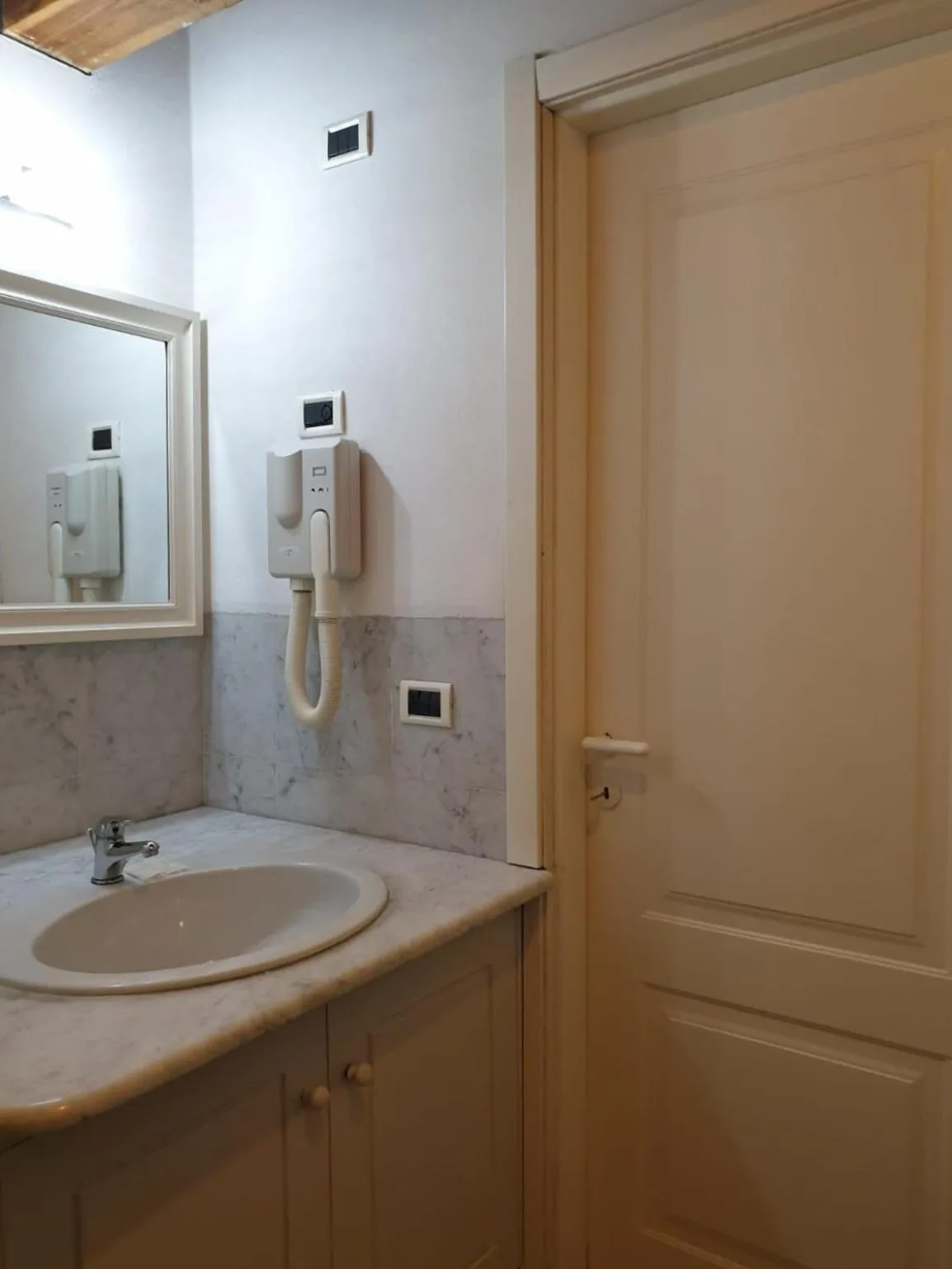 Bathroom in Piccolo Hotel Olina