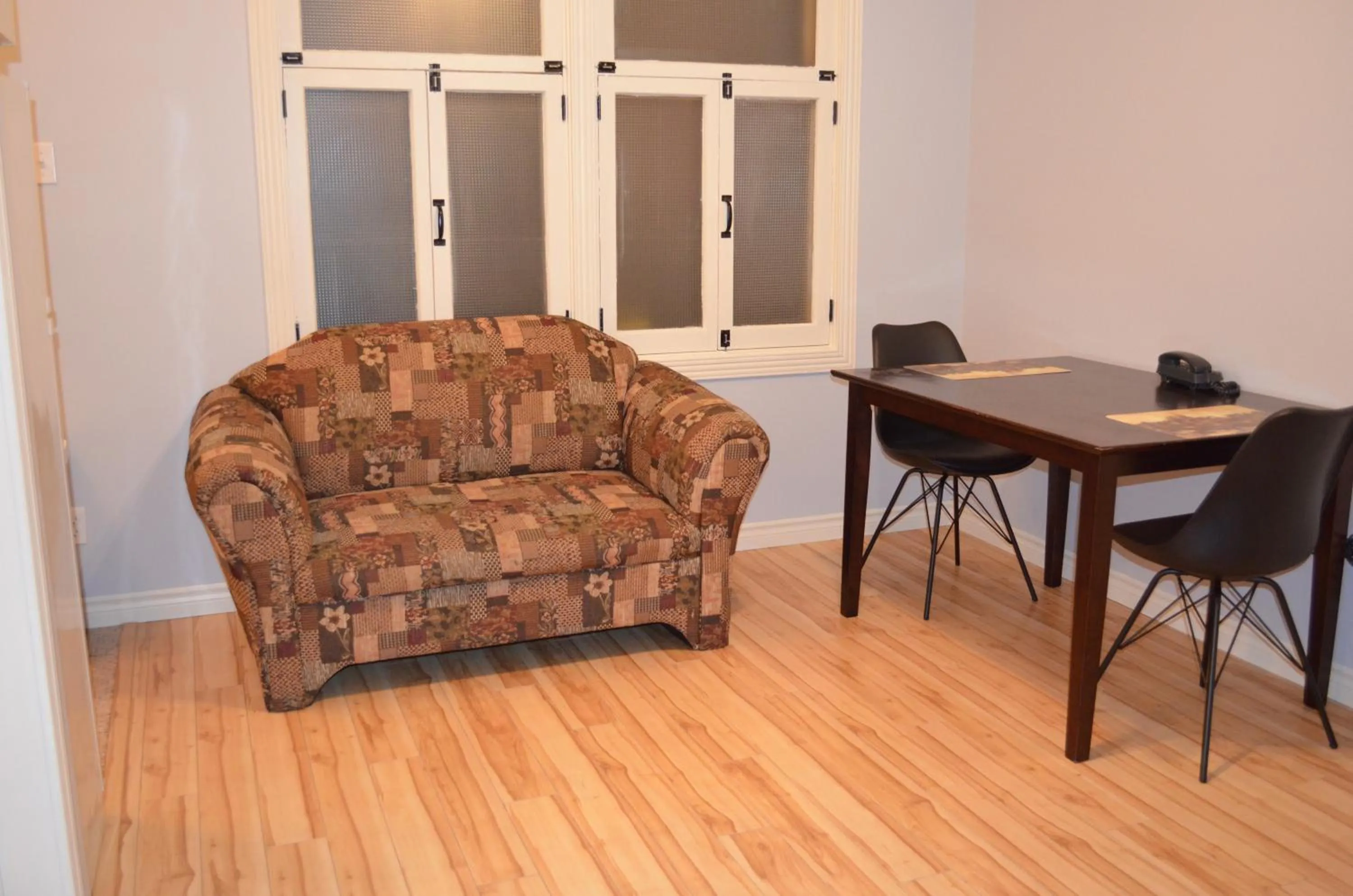 Seating area in Le Citadin