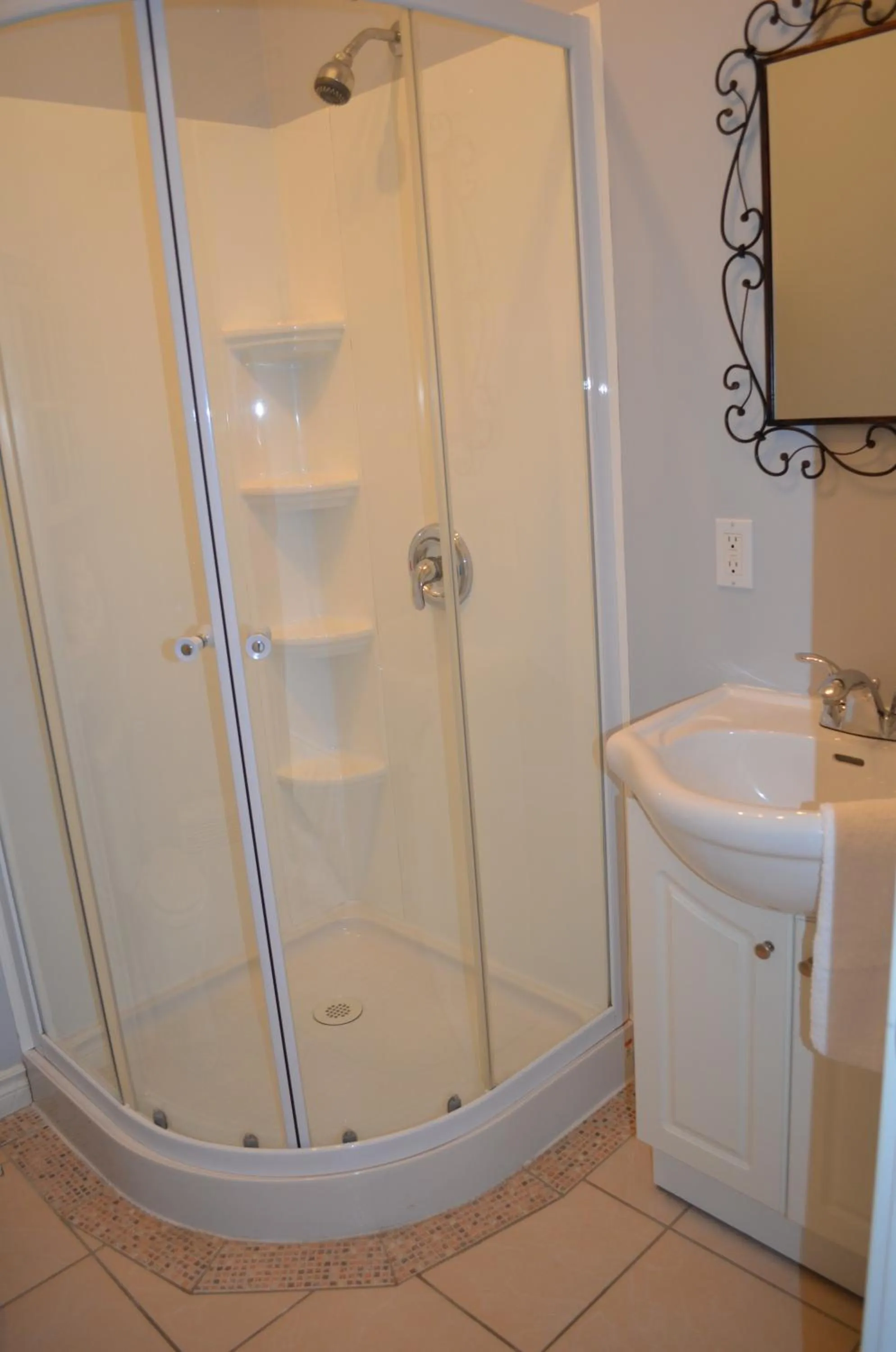 Shower in Le Citadin