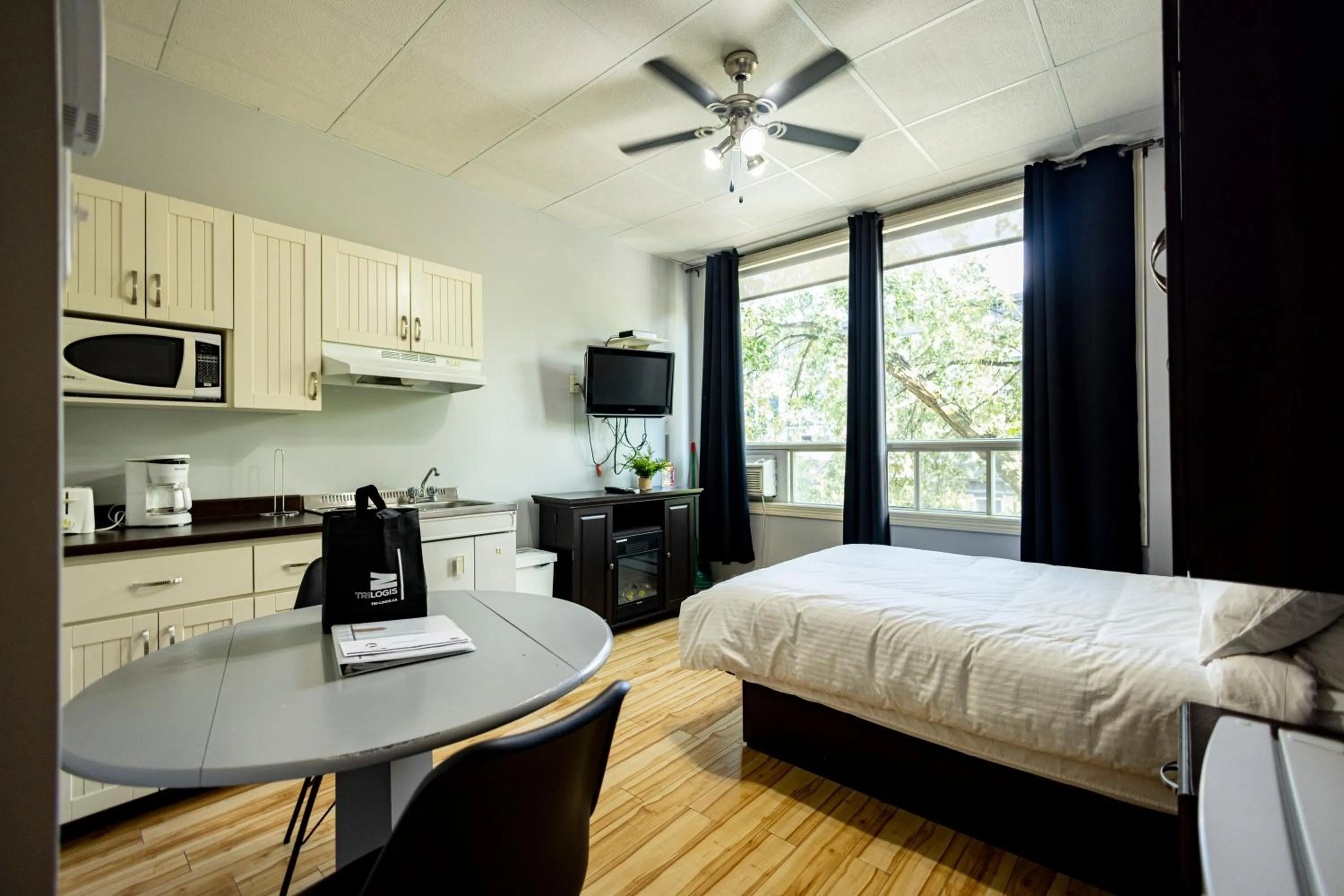 Photo of the whole room, Bed in Le Citadin