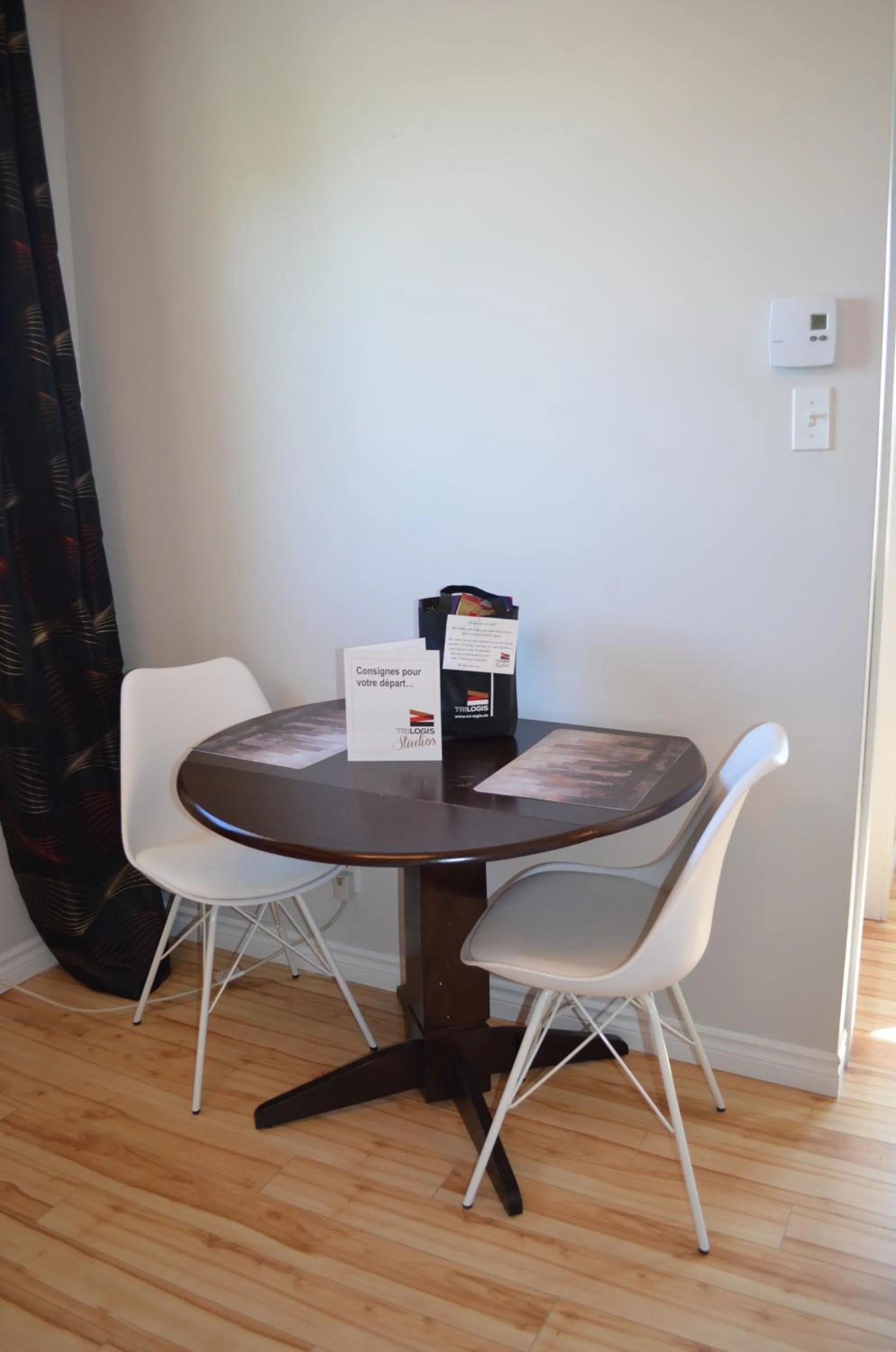 Dining area in Le Citadin