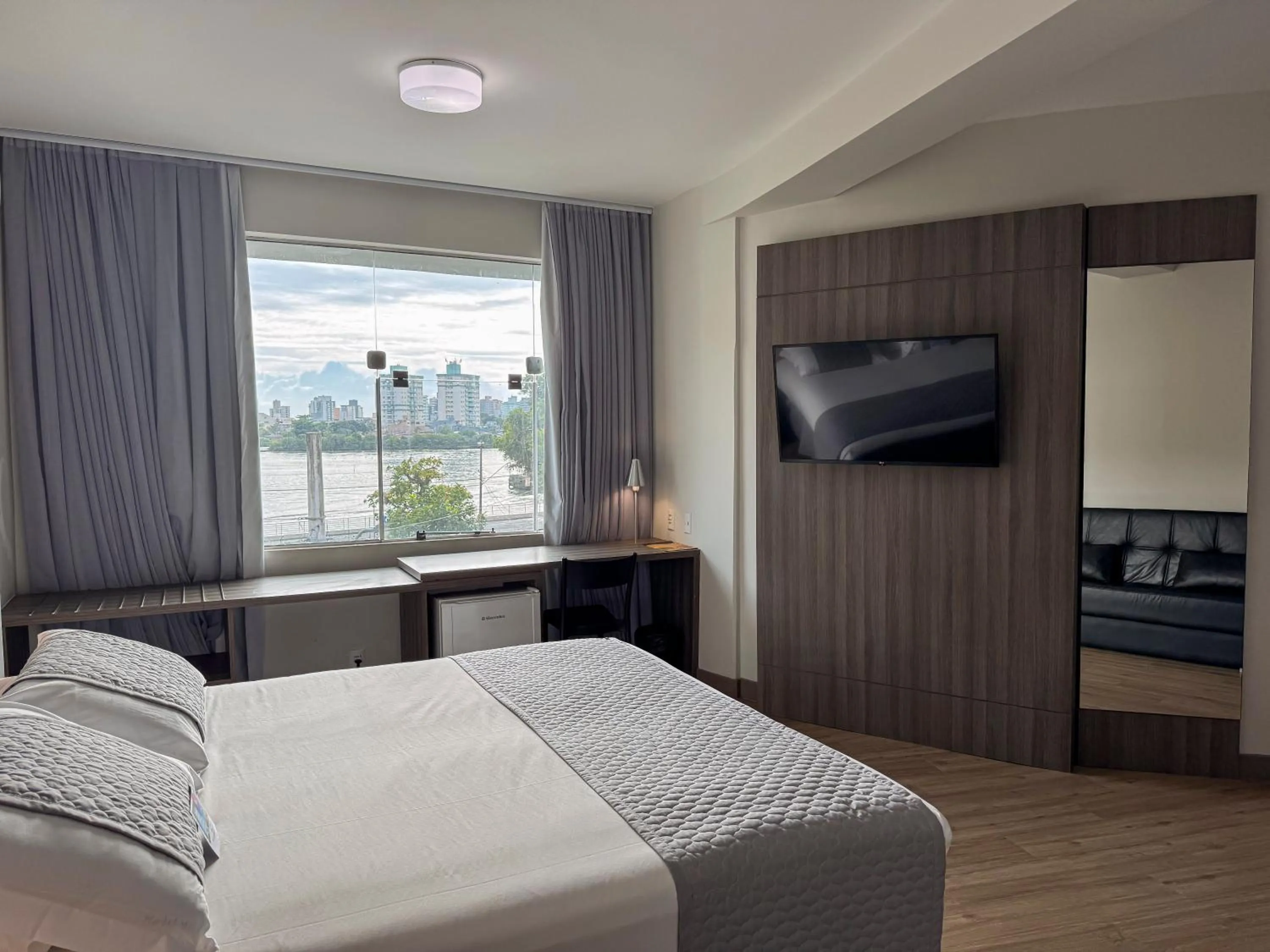 River view, Bed in Hotel Valerim Itajaí / Navegantes