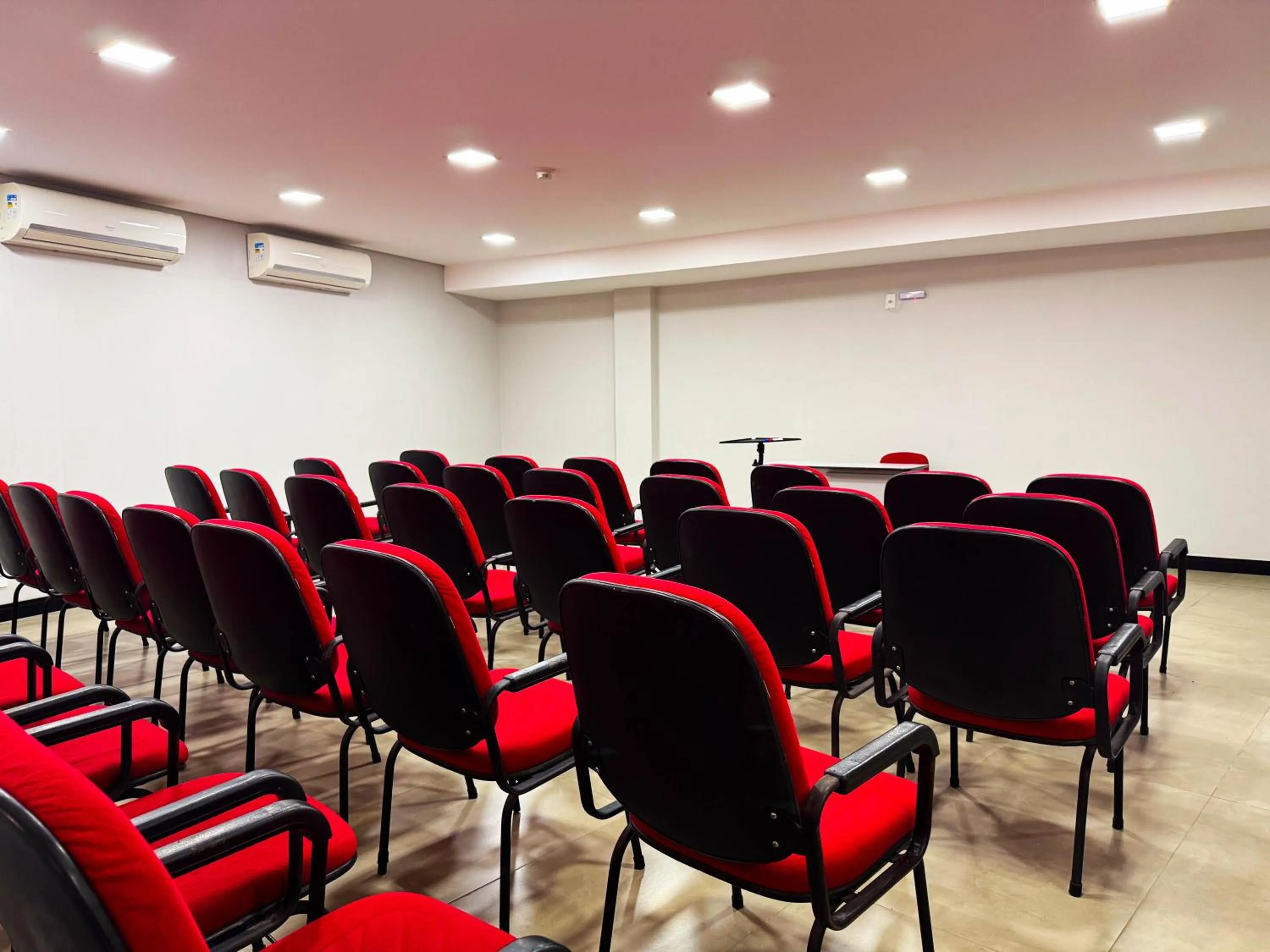 Meeting/conference room in Hotel Valerim Itajaí / Navegantes