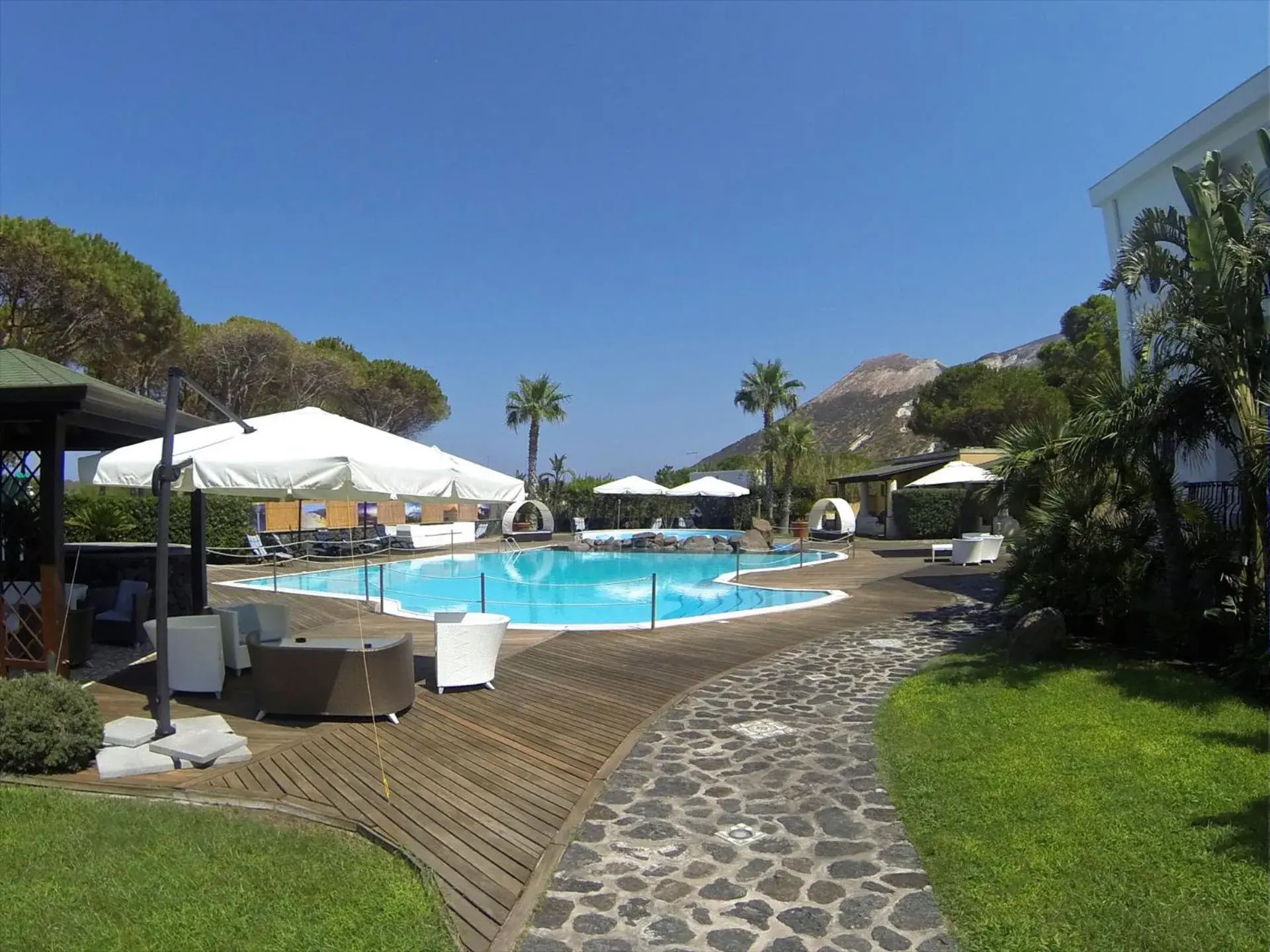Solarium, Swimming Pool in Hotel Orsa Maggiore