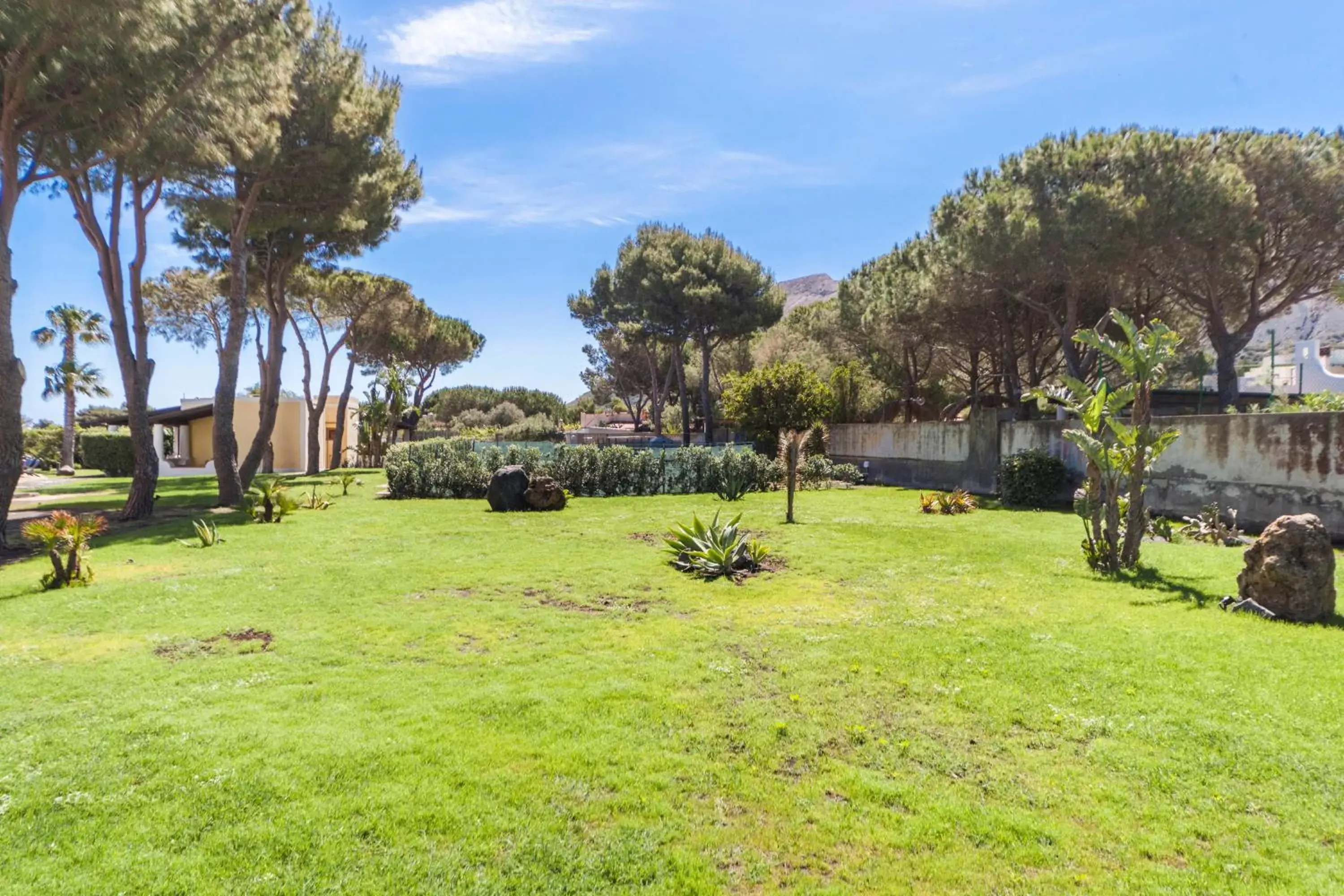 Garden in Hotel Orsa Maggiore