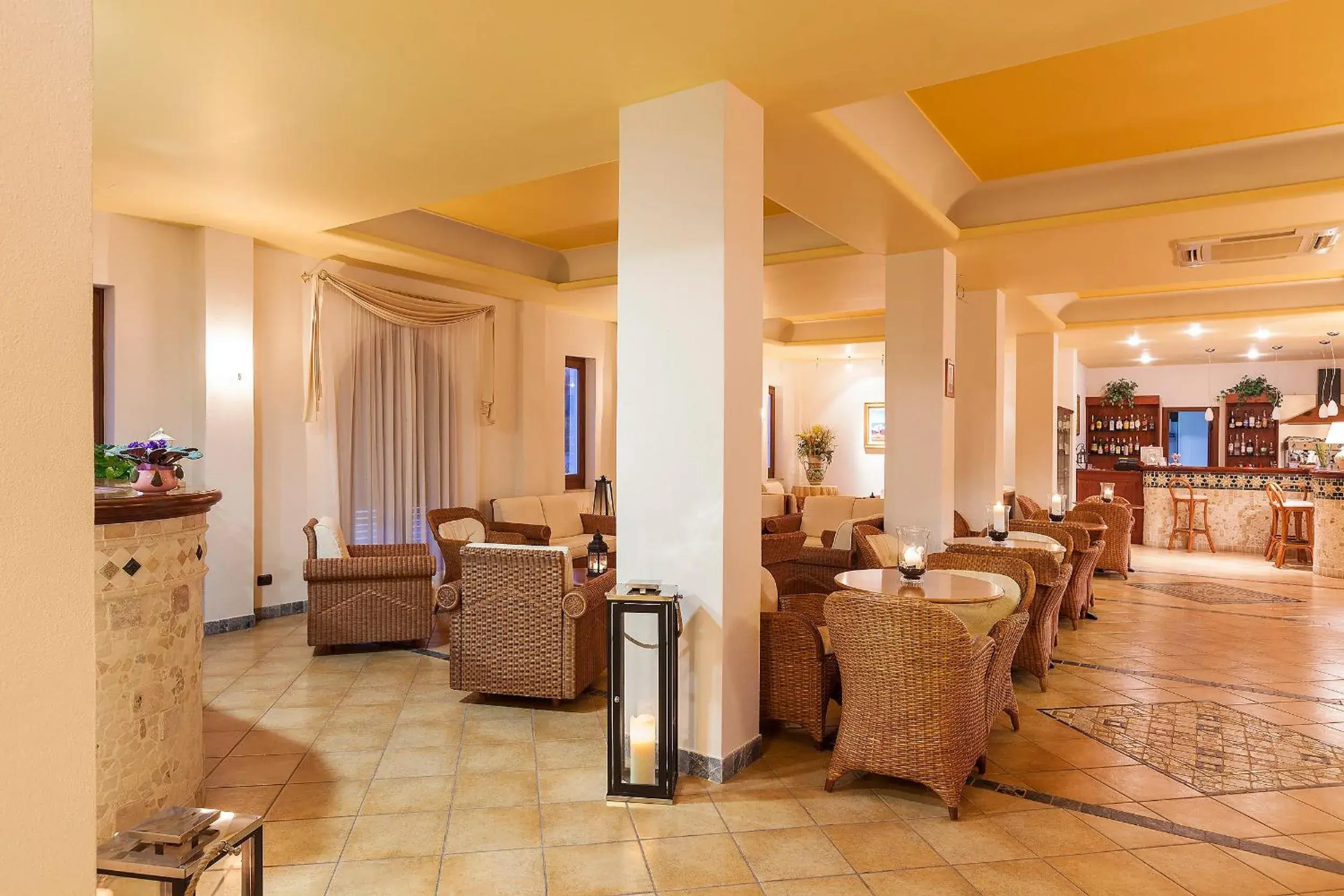 Lounge or bar, Restaurant/Places to Eat in Hotel Orsa Maggiore