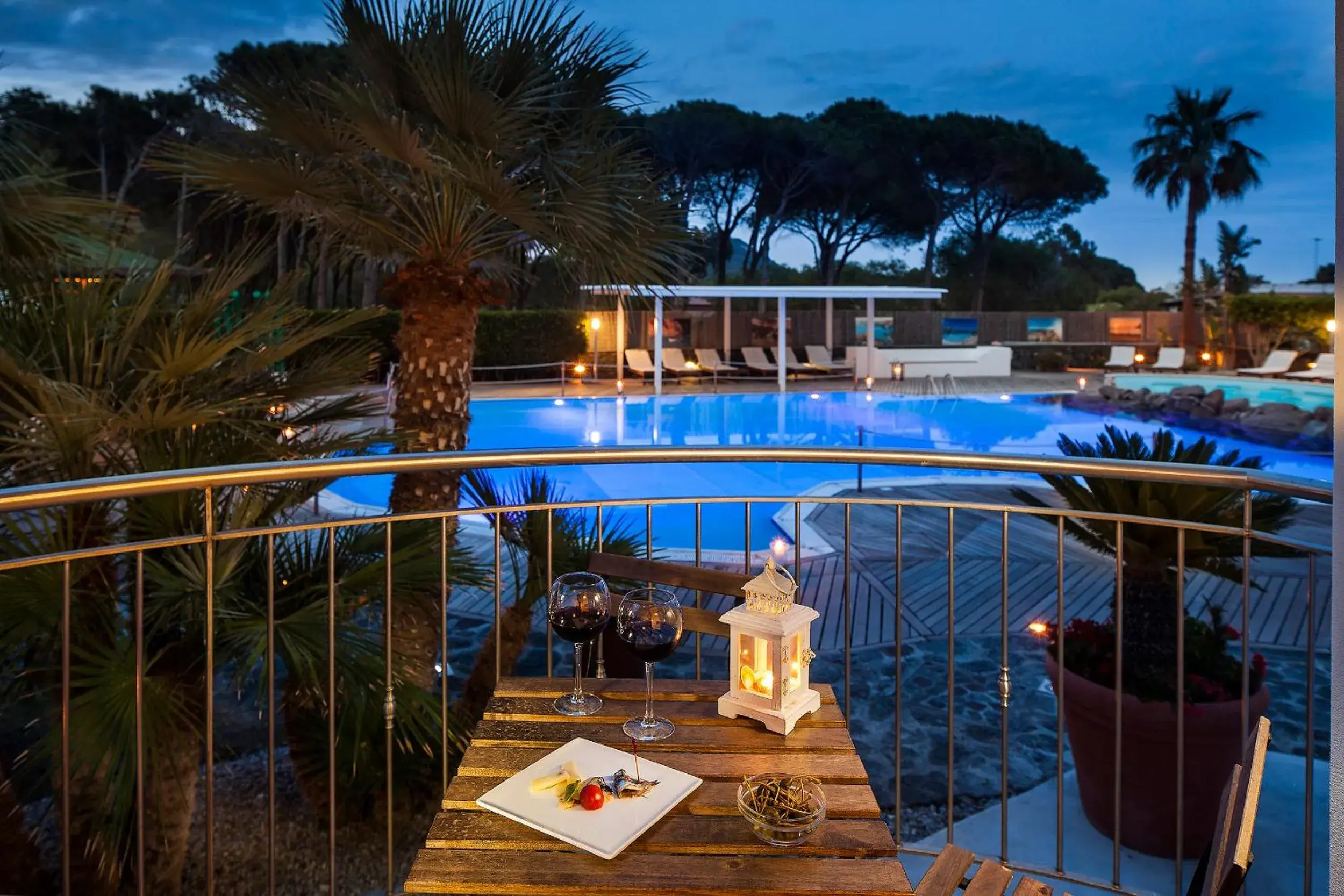 Balcony/Terrace, Pool View in Hotel Orsa Maggiore