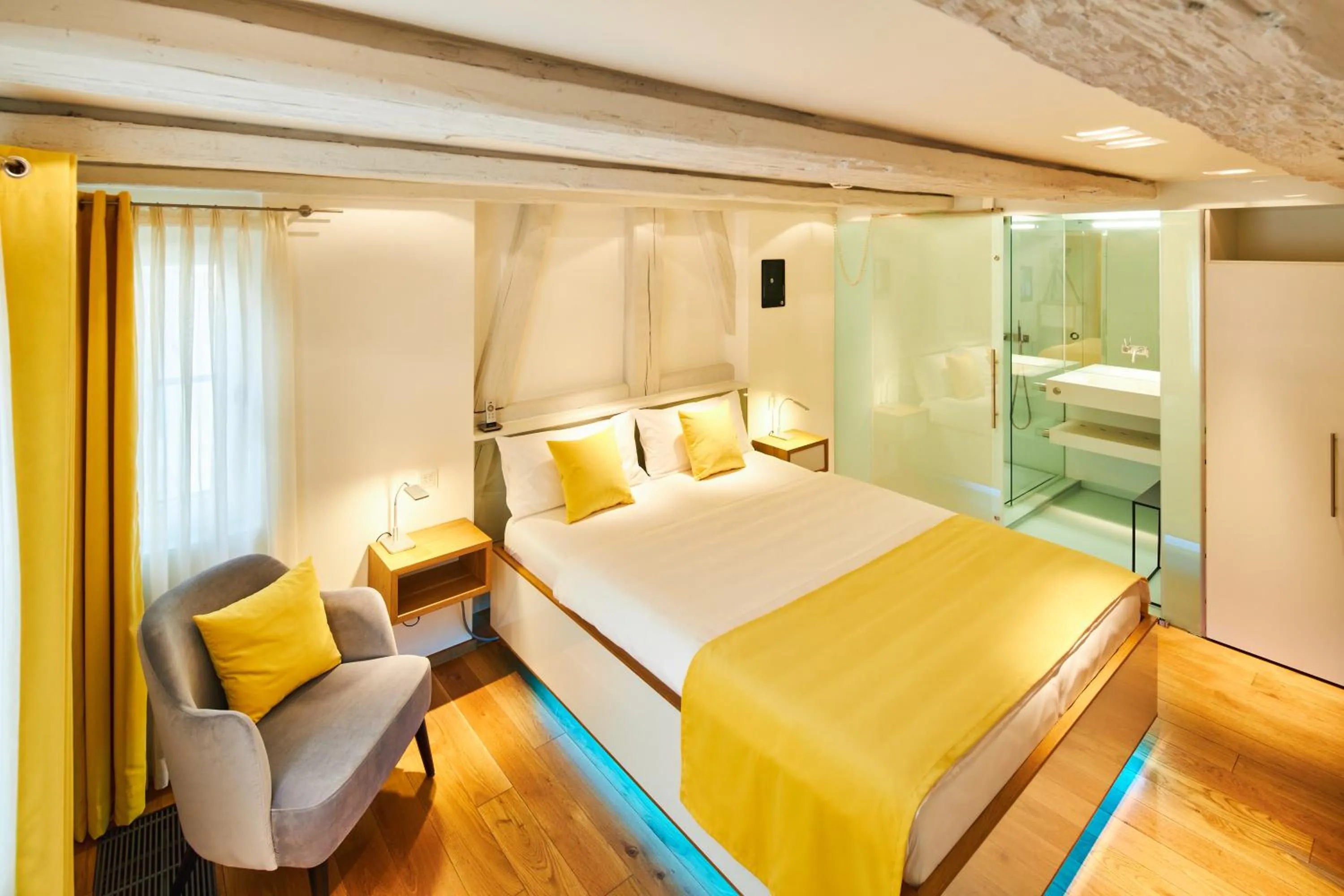 Bed in Hotel Max am See