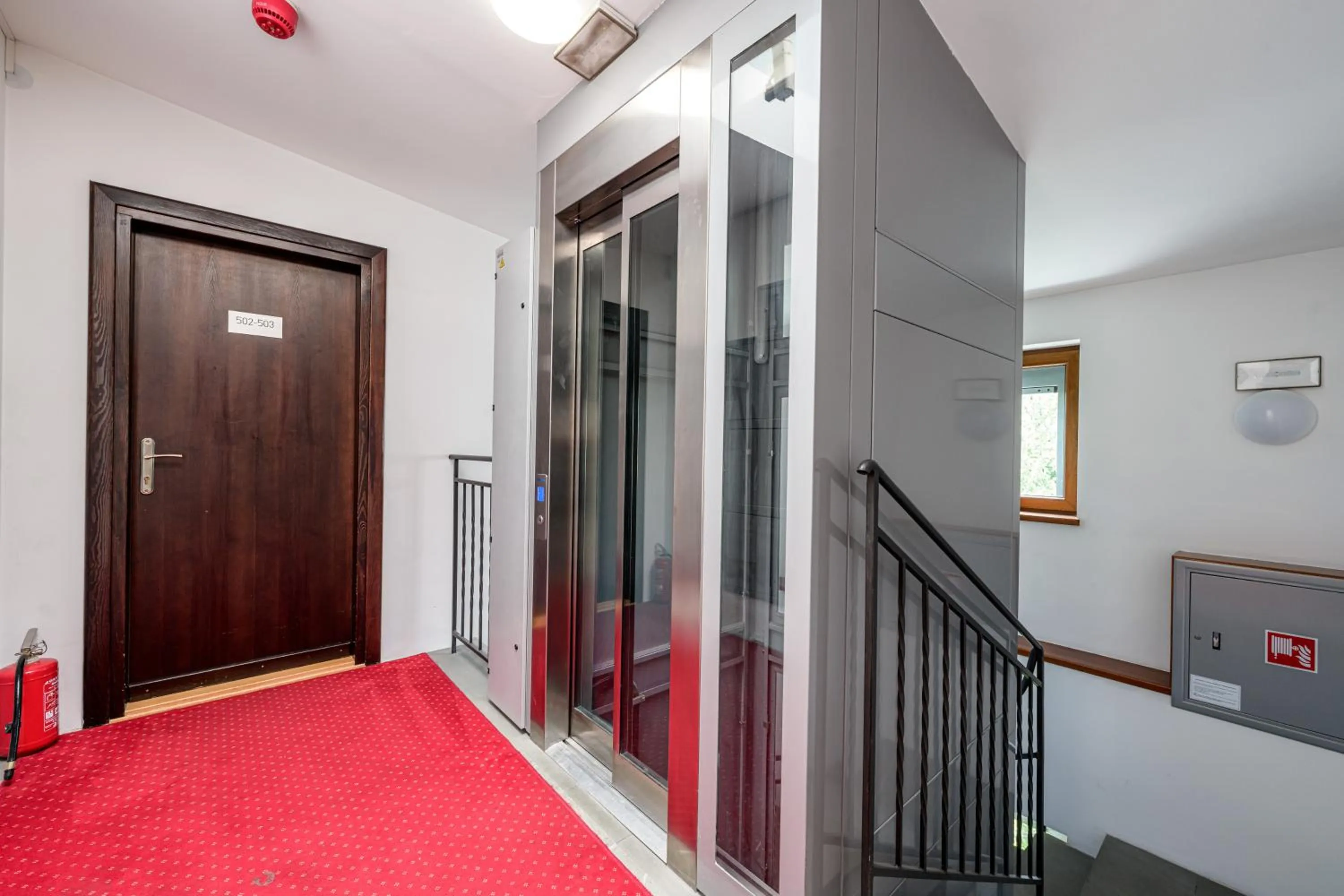 Property building in ON/SET APARTHOTEL