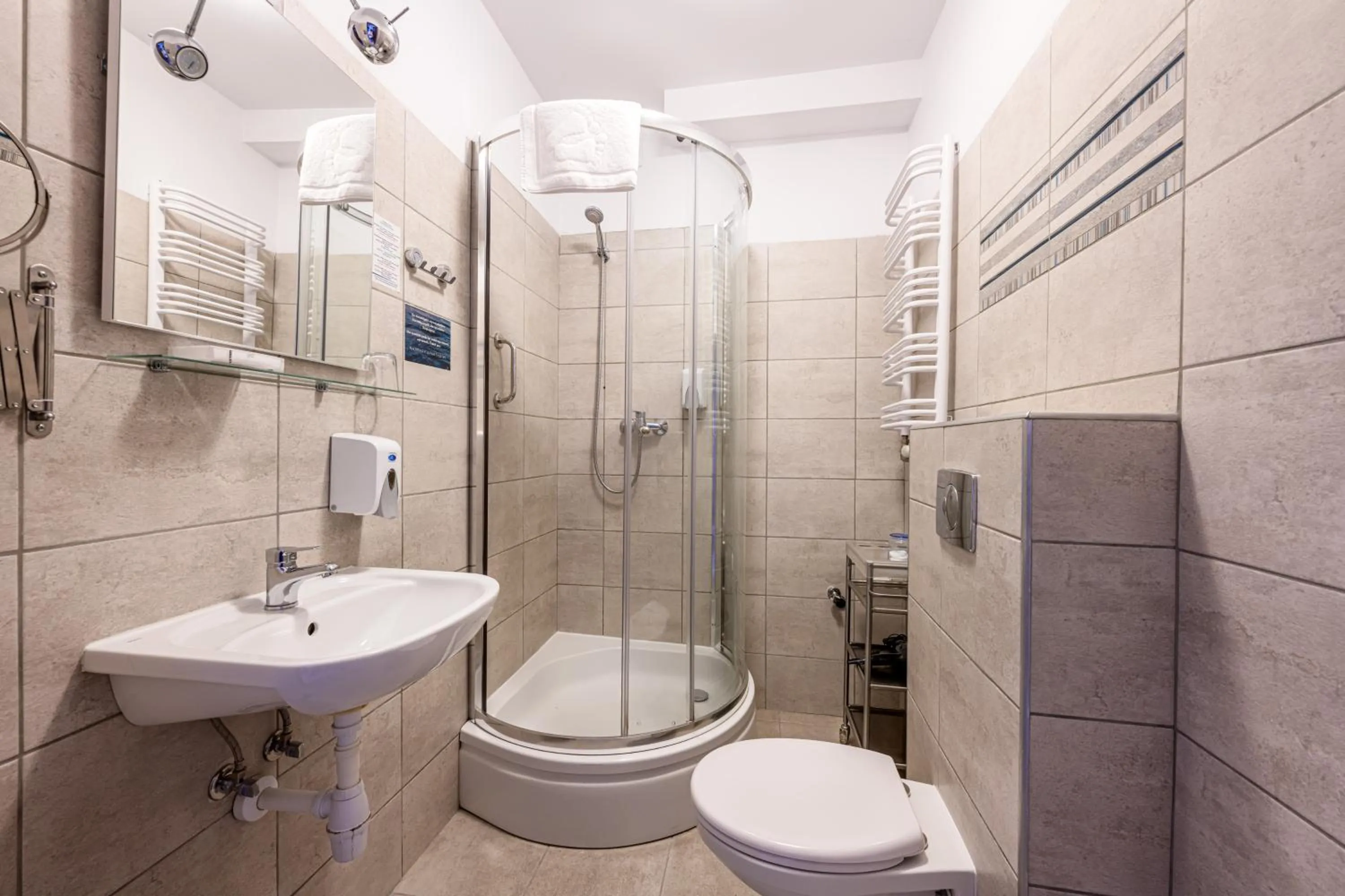 Shower in ON/SET APARTHOTEL