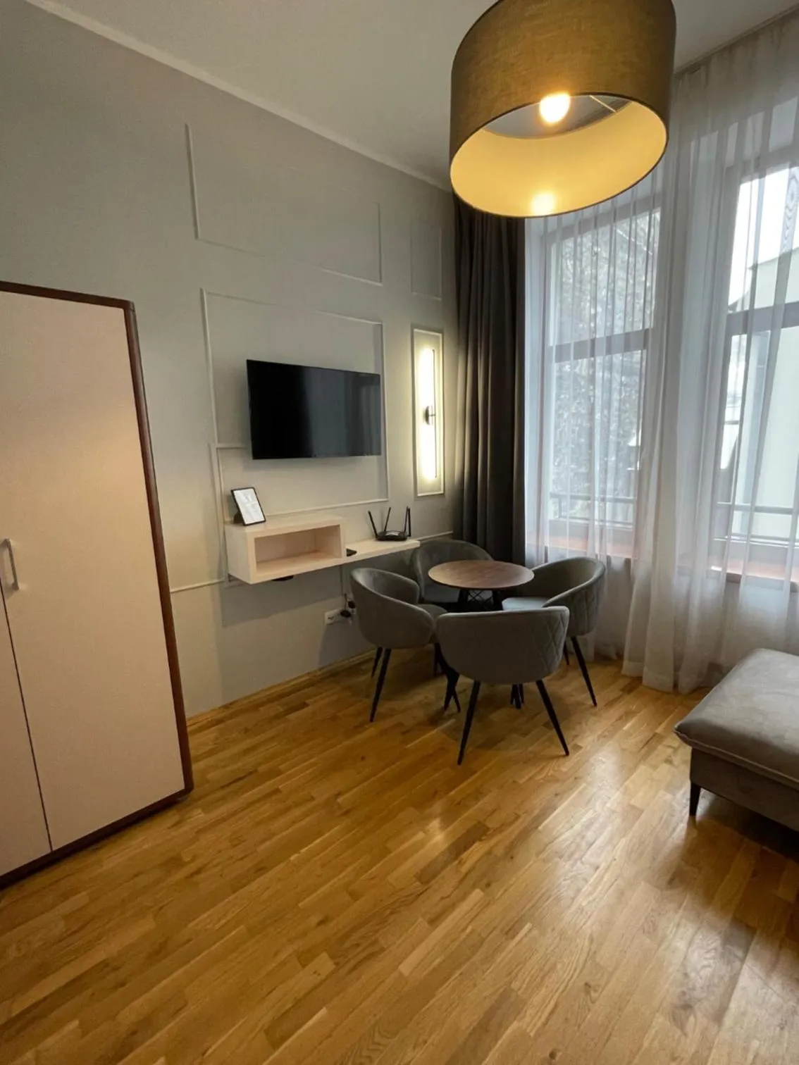 TV and multimedia in ON/SET APARTHOTEL