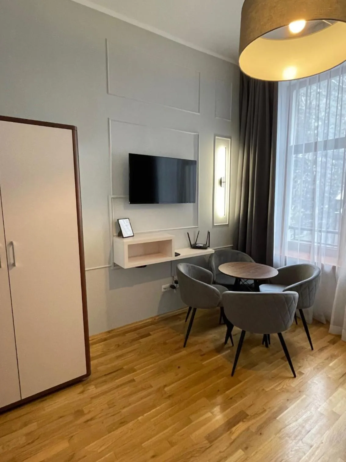 TV and multimedia in ON/SET APARTHOTEL