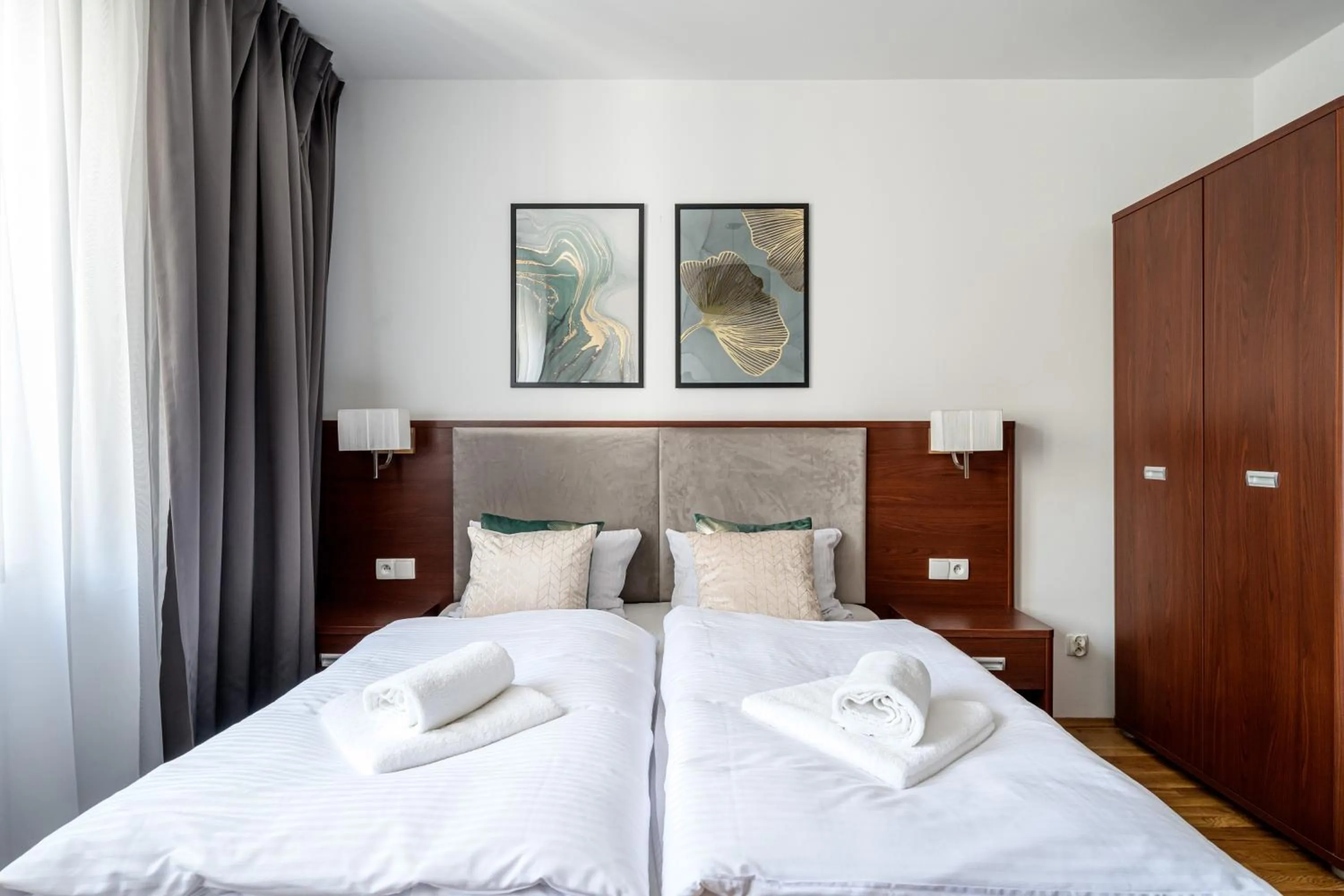 Bed in ON/SET APARTHOTEL