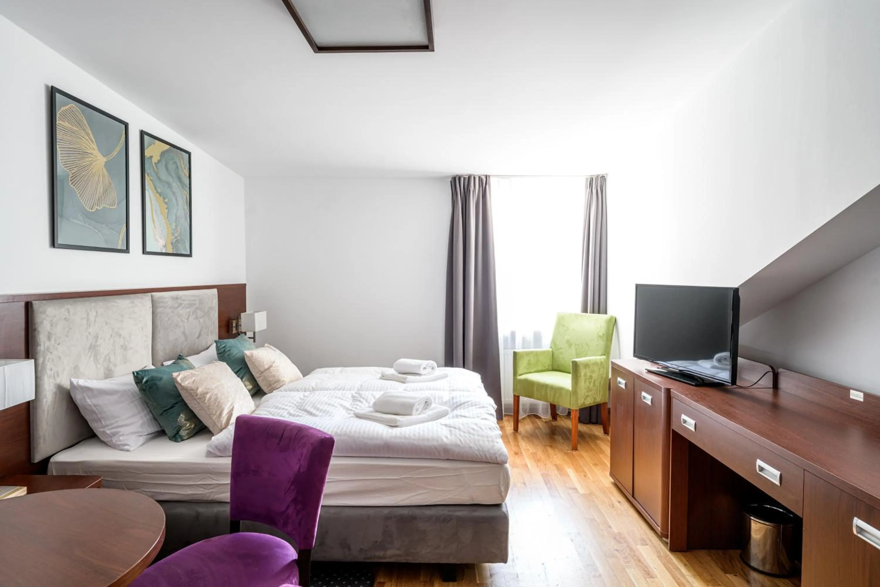 Bed in ON/SET APARTHOTEL