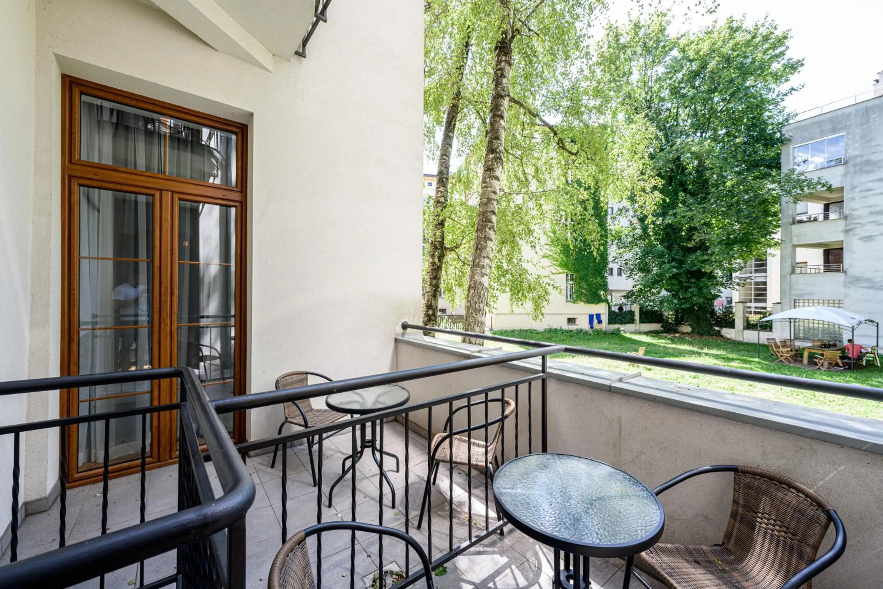 Day in ON/SET APARTHOTEL