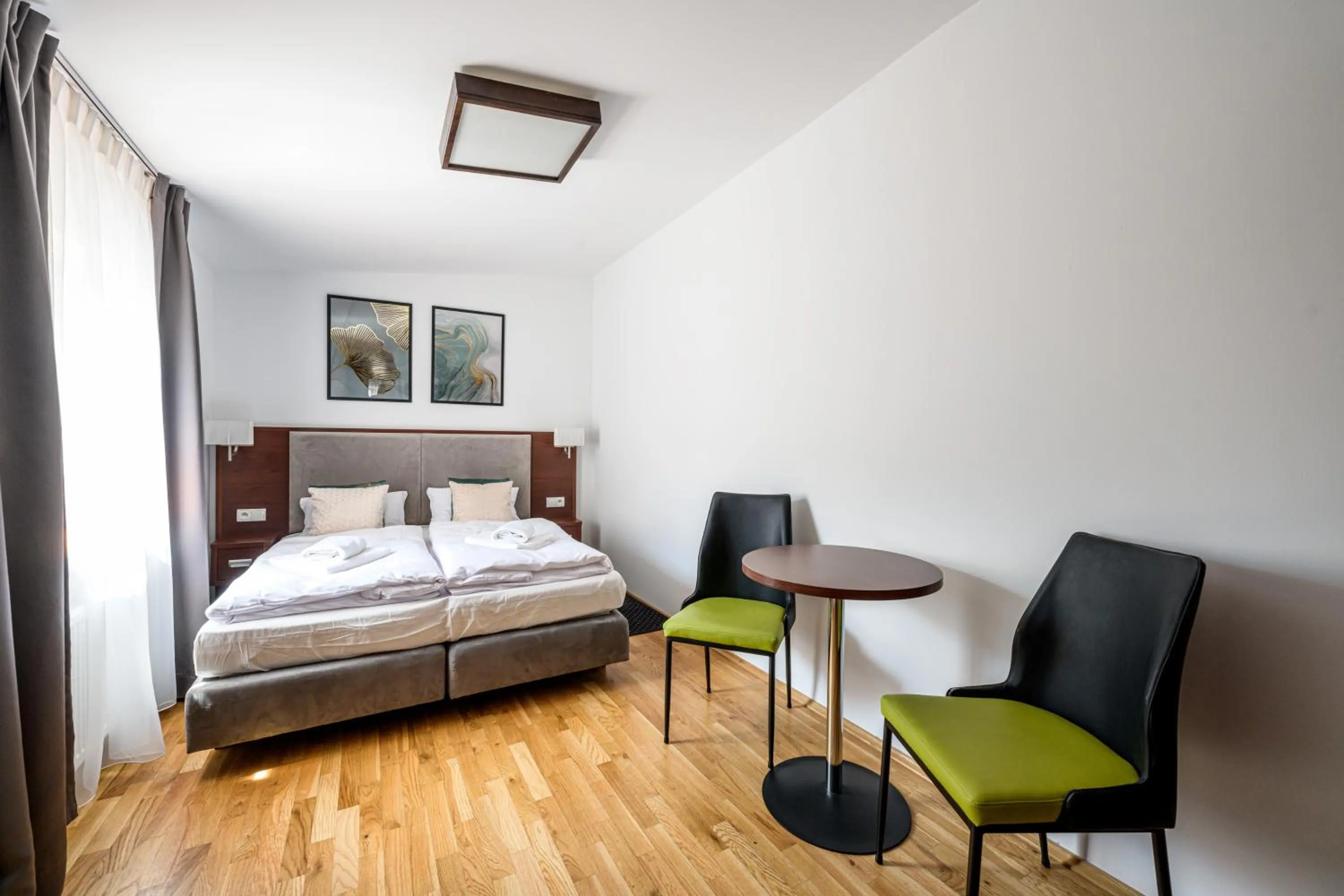 Bed in ON/SET APARTHOTEL