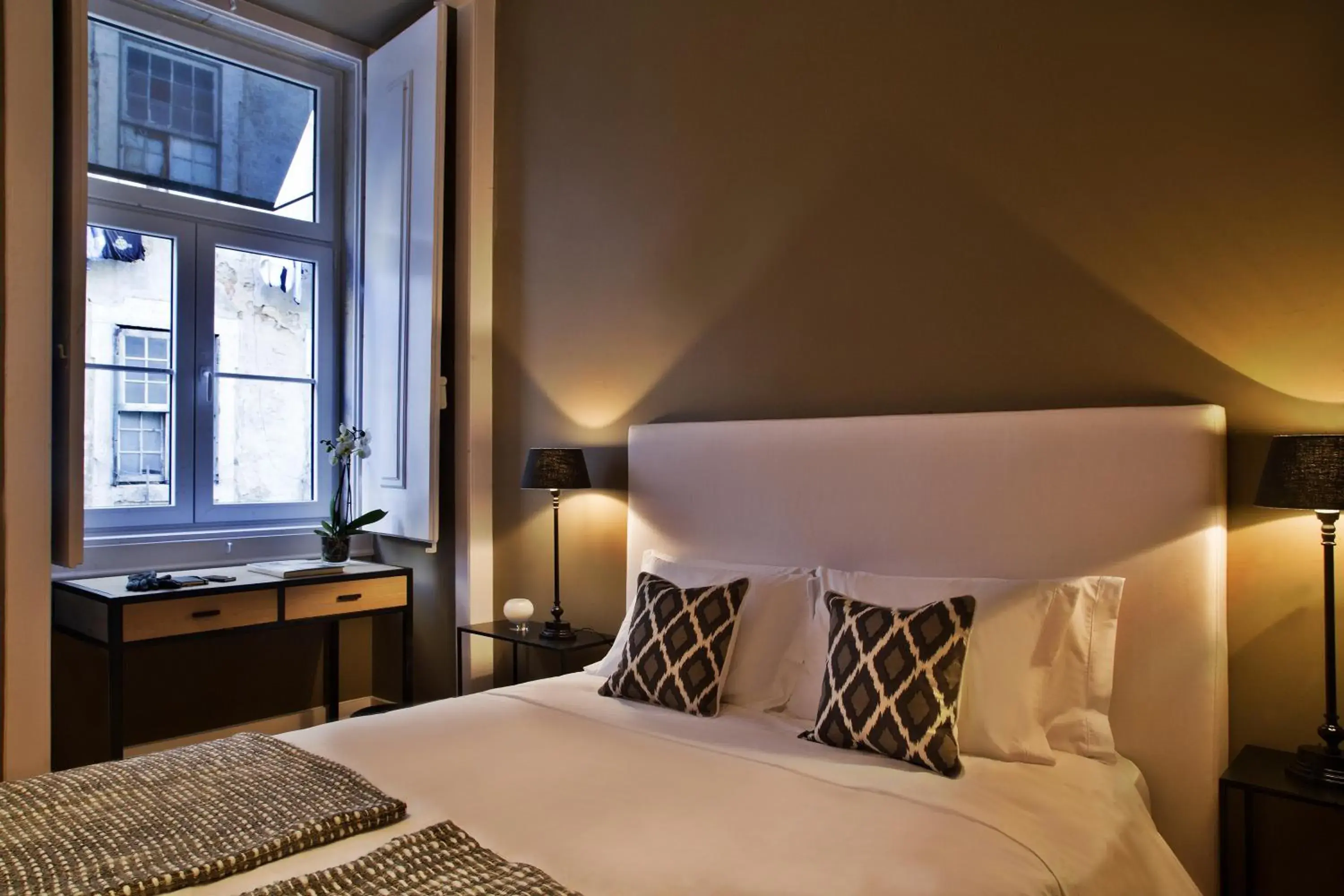 Bedroom, Bed in Lisbon Five Stars Apartments São Paulo 55 Bedroom, Bed in Lisbon Five Stars Apartments São Paulo 55