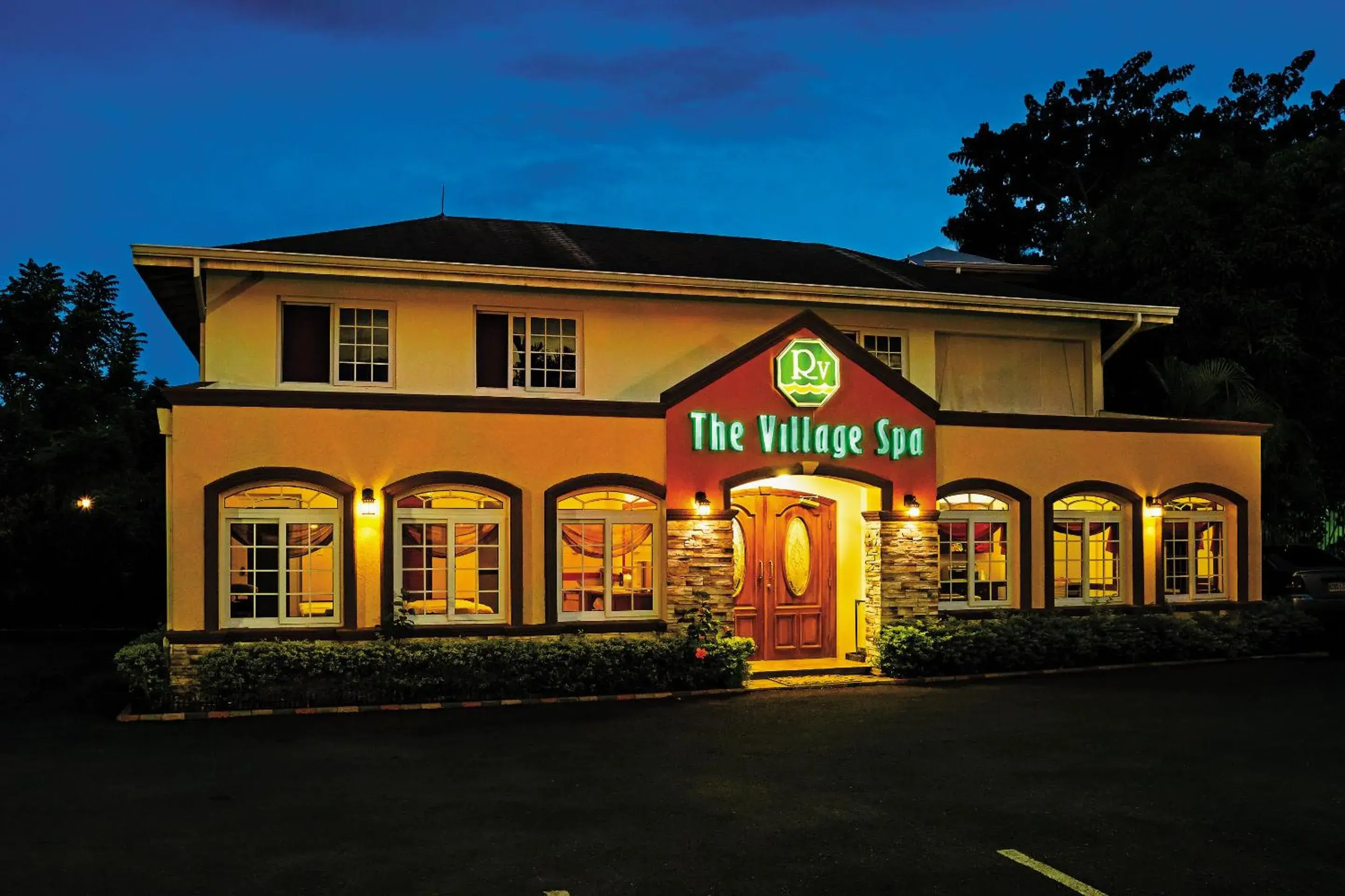 Property building in Rondel Village Property building in Rondel Village