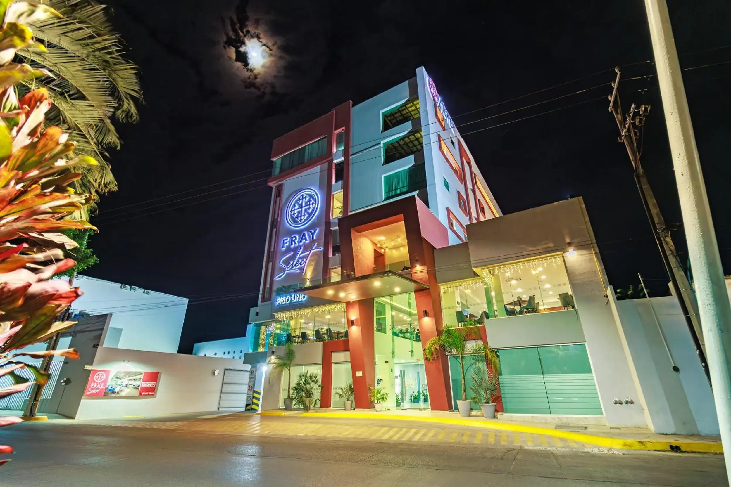 Property building in Hotel Fray Select Property building in Hotel Fray Select