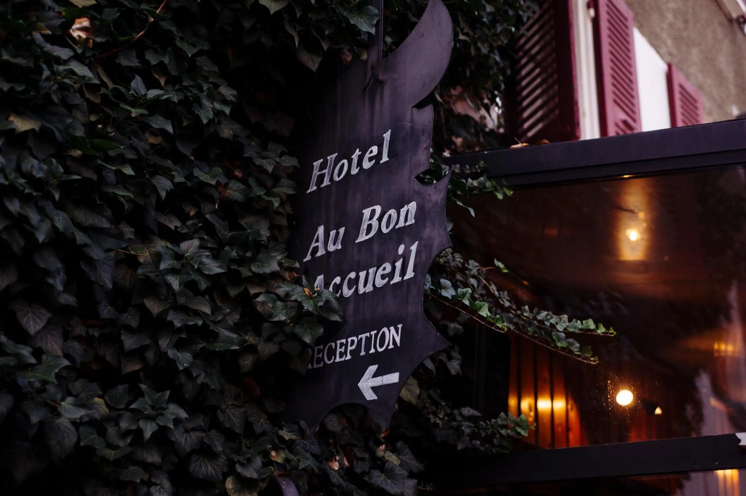 Property logo or sign in Hotel Au Bon Accueil