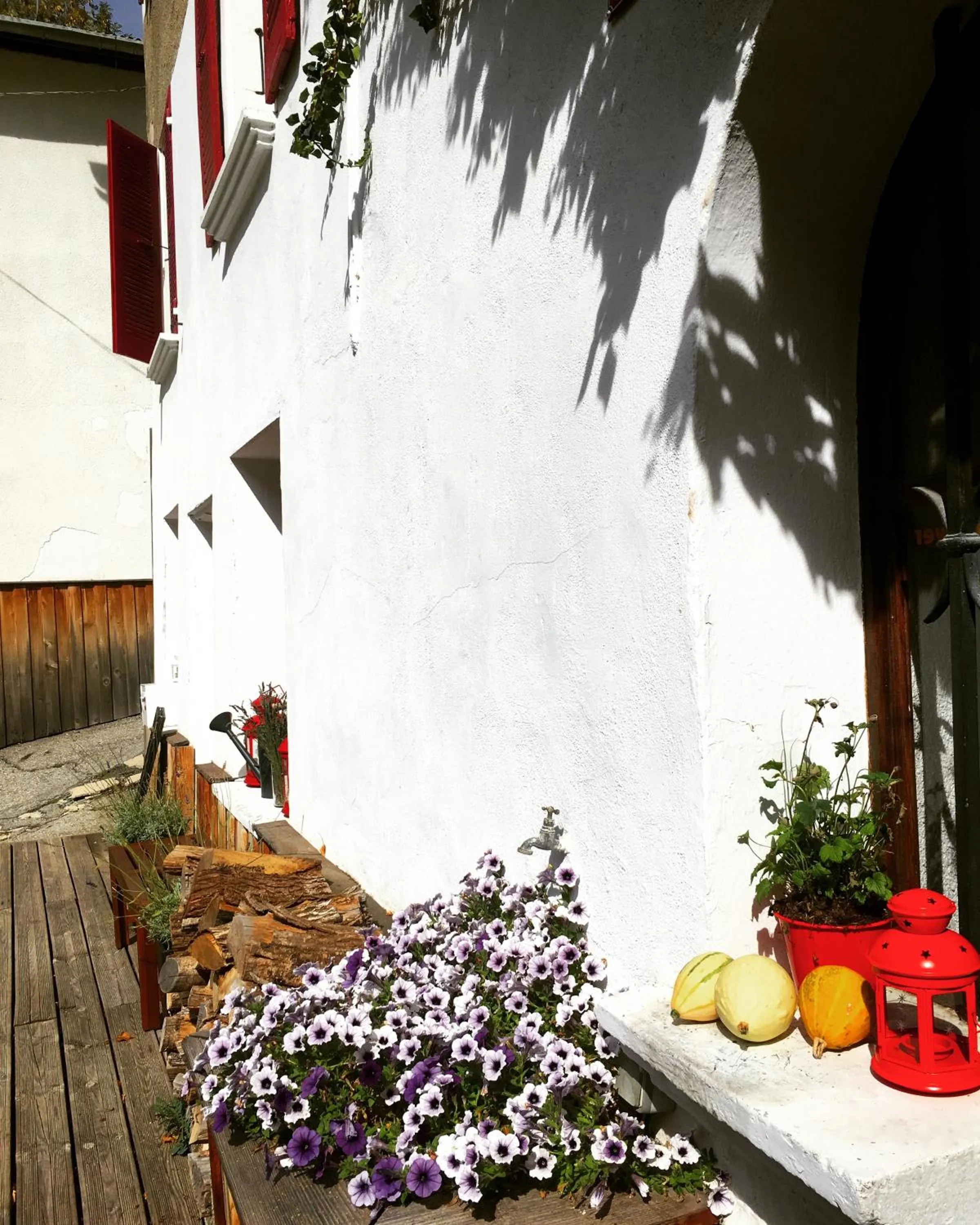 Facade/entrance in Hotel Au Bon Accueil